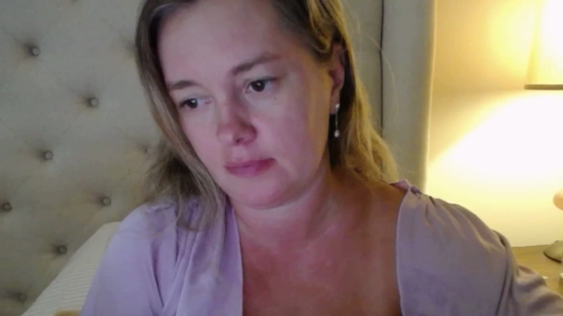 Gallery image thumbnail from J0llye's myfreecams stream on, 09/02/2025, 18:43 image 10 of 20