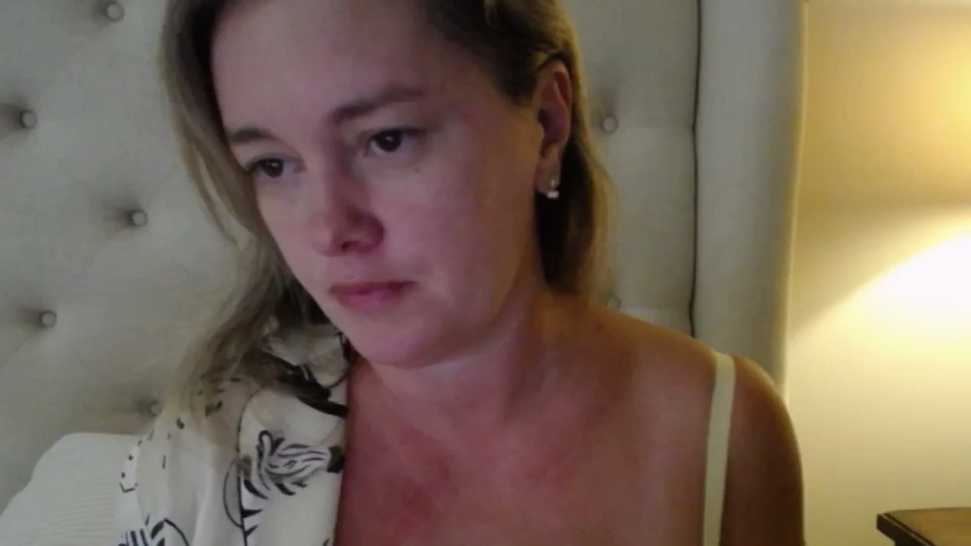 Gallery image thumbnail from J0llye's myfreecams stream on, 09/03/2025, 16:16 image 10 of 20