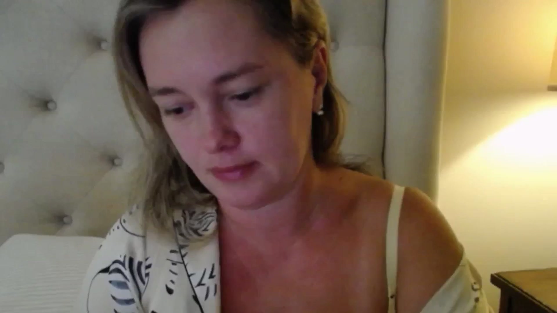 Gallery image thumbnail from J0llye's myfreecams stream on, 09/03/2025, 16:16 image 9 of 20