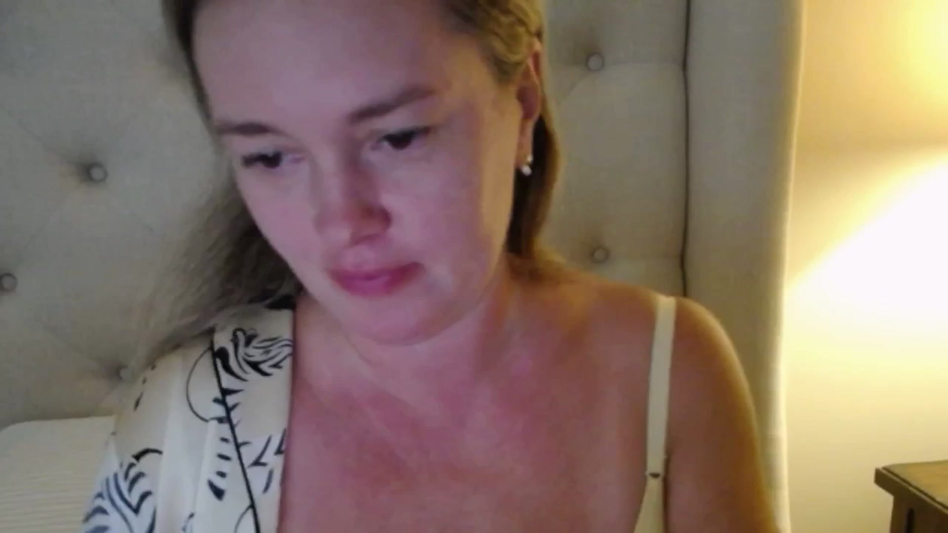 Gallery image thumbnail from J0llye's myfreecams stream on, 09/03/2025, 19:02 image 2 of 20