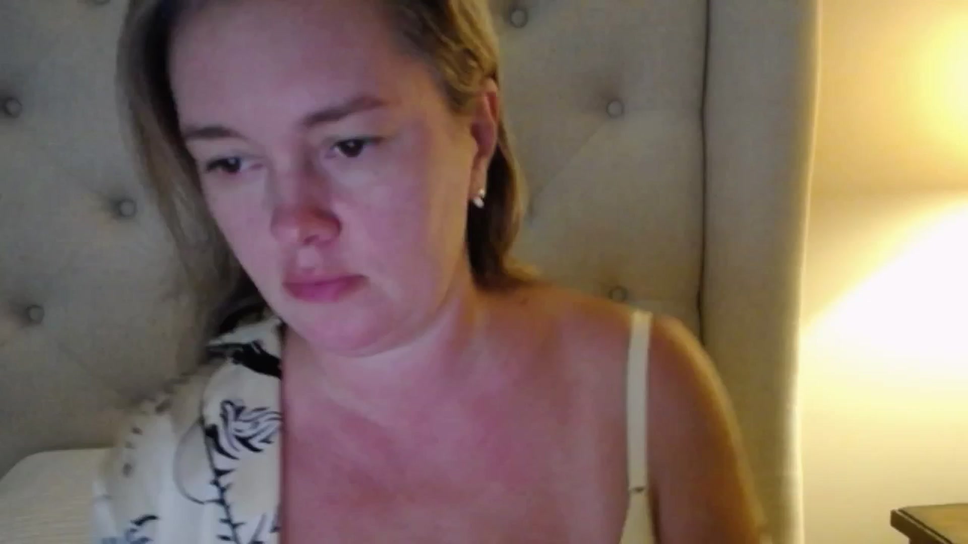 Gallery image thumbnail from J0llye's myfreecams stream on, 09/03/2025, 19:02 image 1 of 20