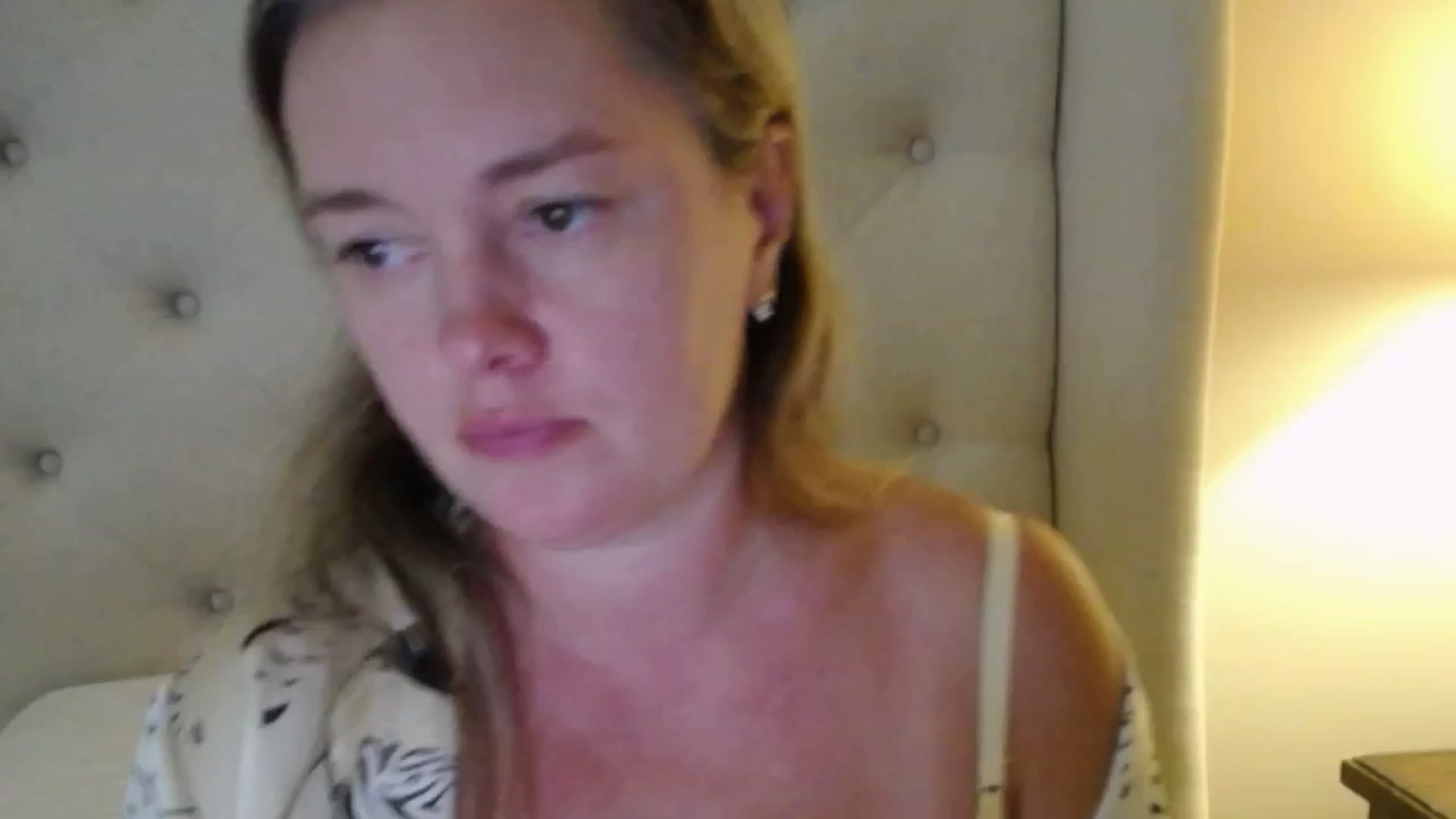 Gallery image thumbnail from J0llye's myfreecams stream on, 09/03/2025, 19:02 image 6 of 20