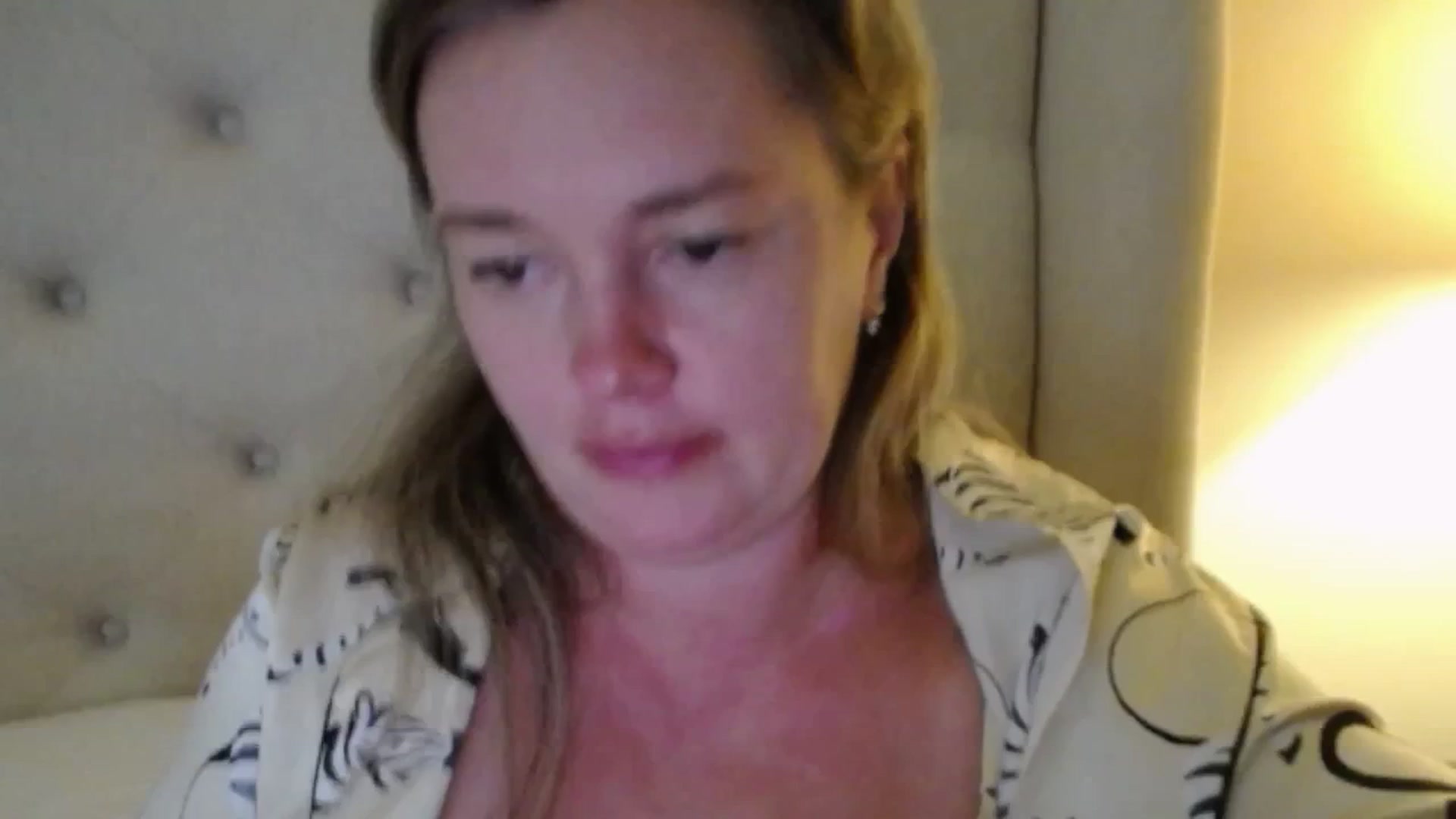 Gallery image thumbnail from J0llye's myfreecams stream on, 09/03/2025, 19:02 image 17 of 20