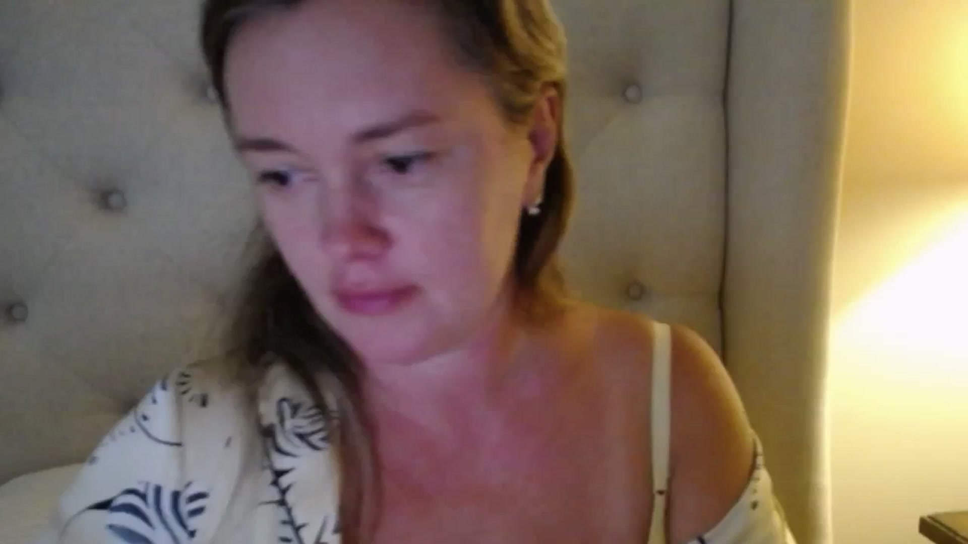 Gallery image thumbnail from J0llye's myfreecams stream on, 09/03/2025, 19:02 image 10 of 20