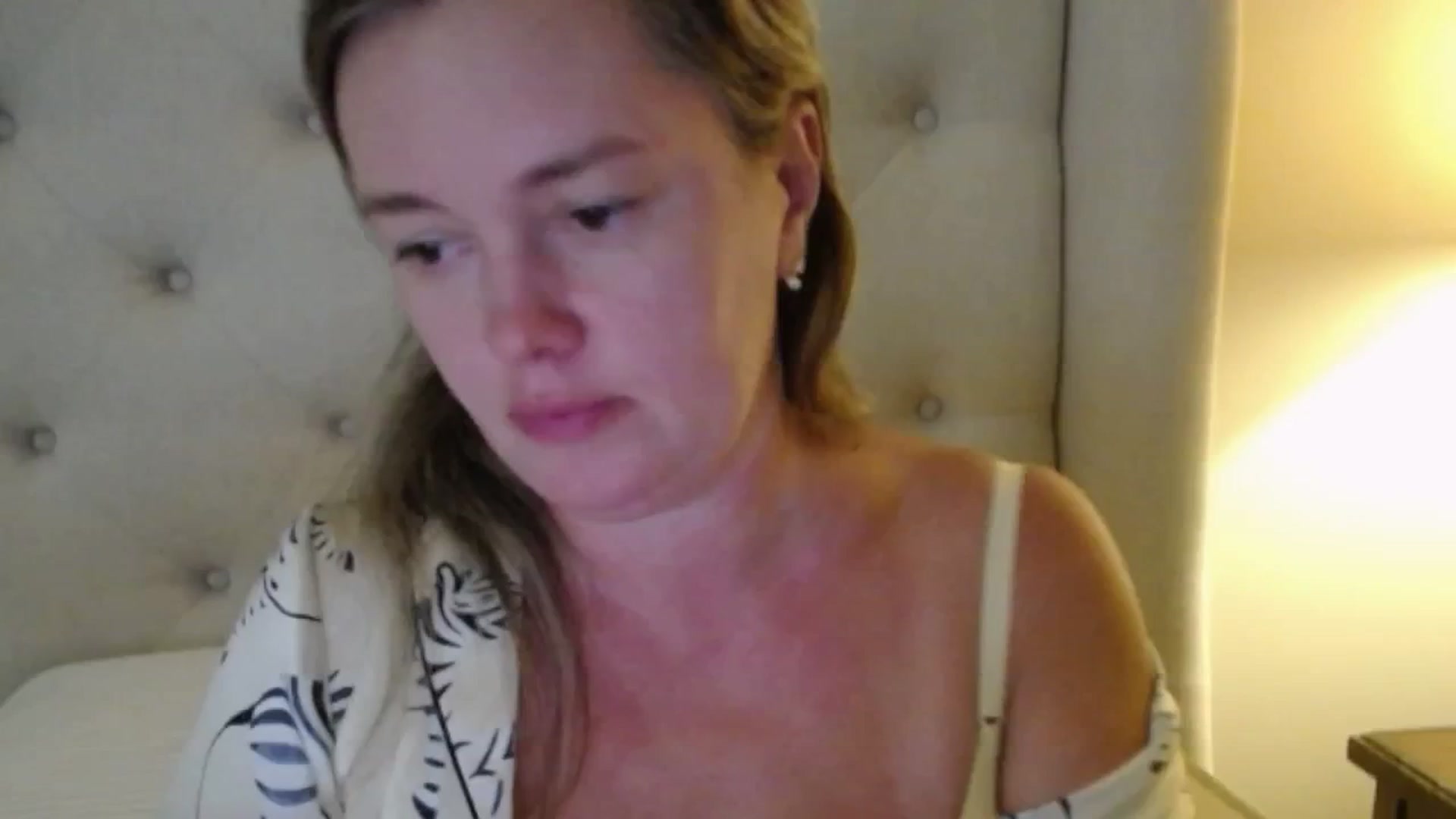 Gallery image thumbnail from J0llye's myfreecams stream on, 09/03/2025, 19:02 image 9 of 20