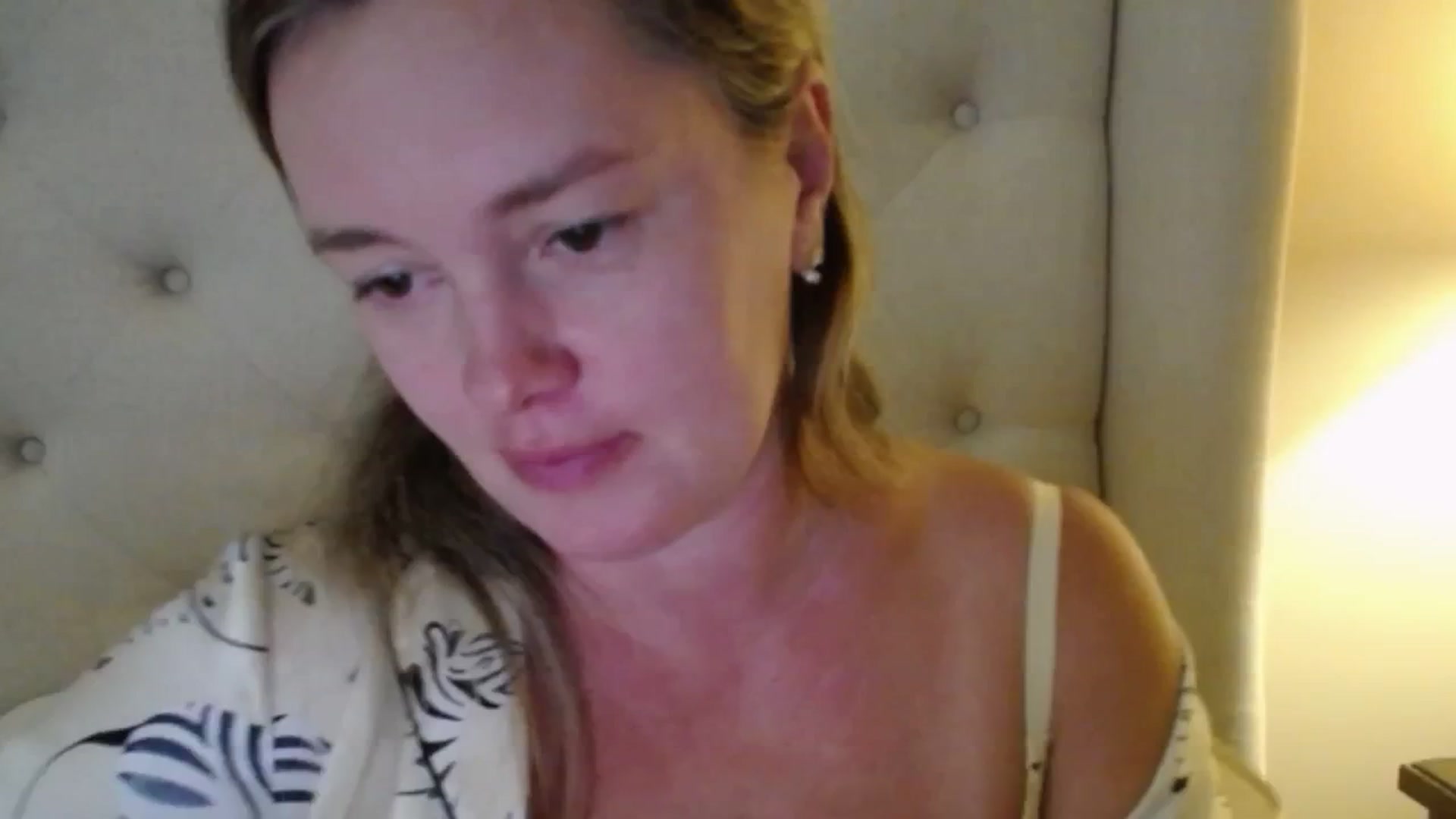 Gallery image thumbnail from J0llye's myfreecams stream on, 09/03/2025, 19:02 image 12 of 20