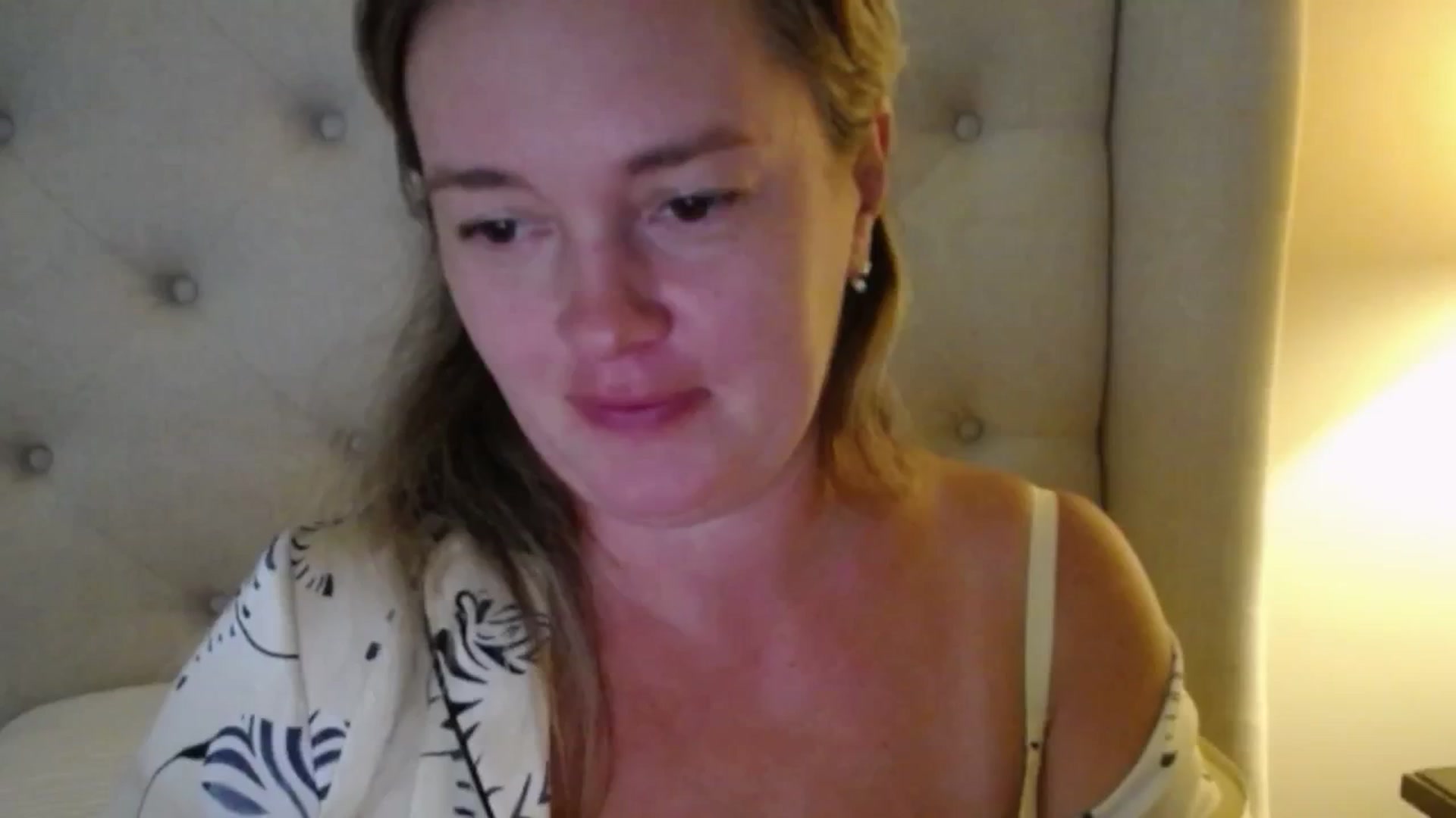 Gallery image thumbnail from J0llye's myfreecams stream on, 09/03/2025, 19:02 image 13 of 20