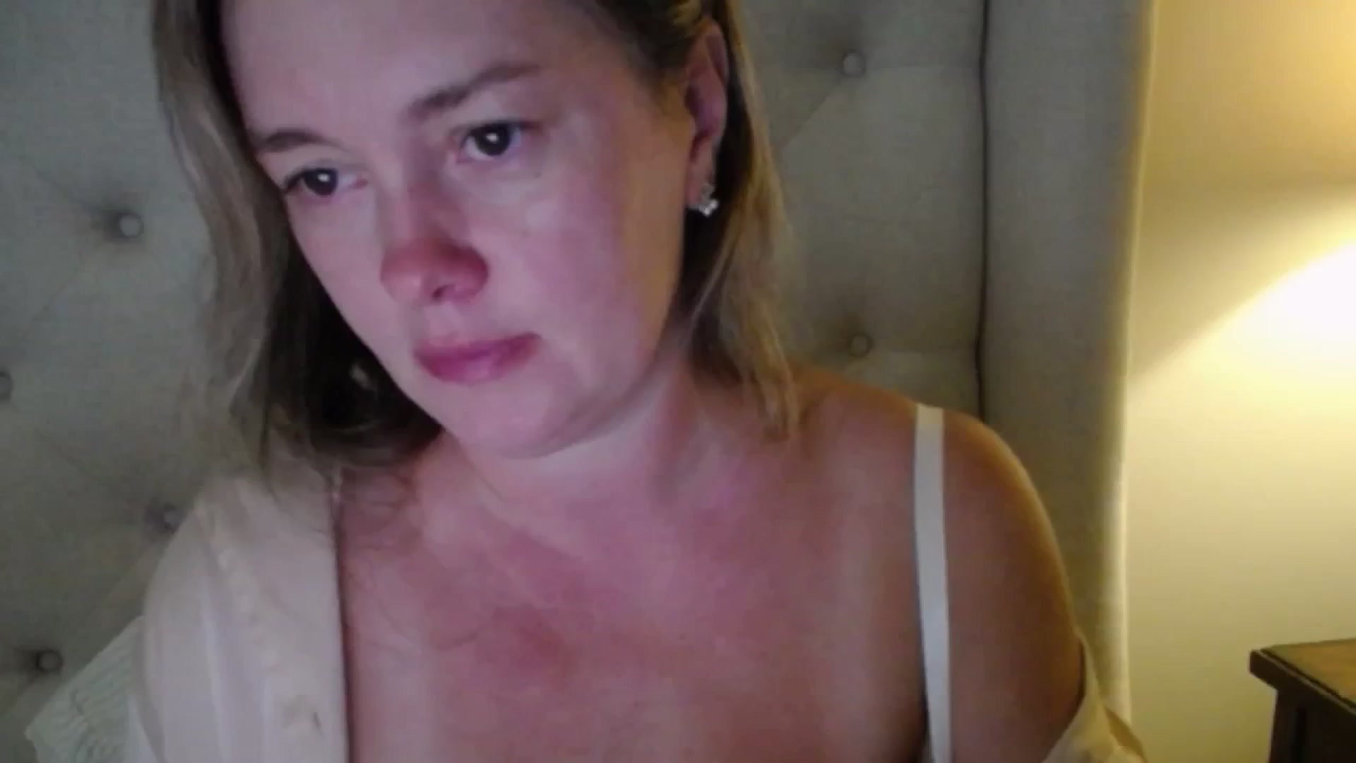 Gallery image thumbnail from J0llye's myfreecams stream on, 09/05/2025, 19:14 image 2 of 20
