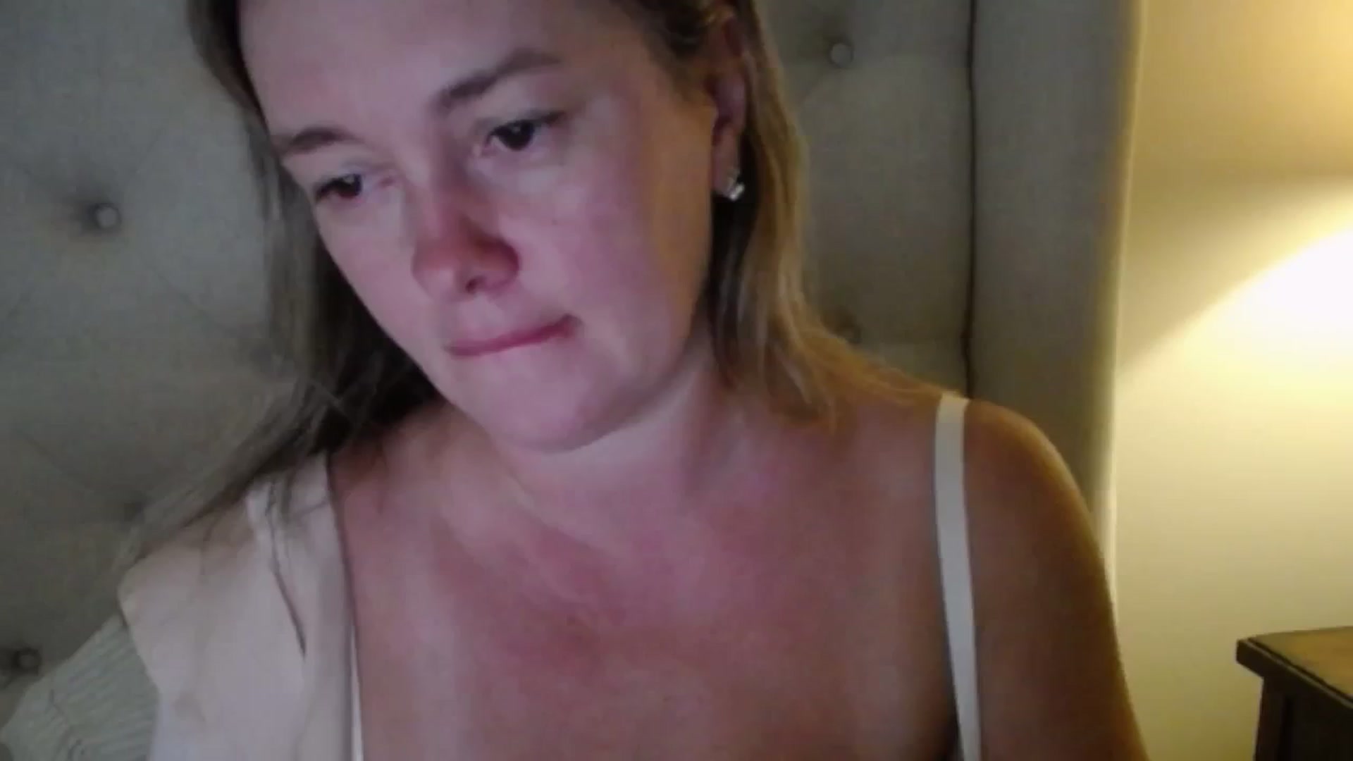 Gallery image thumbnail from J0llye's myfreecams stream on, 09/05/2025, 19:14 image 8 of 20