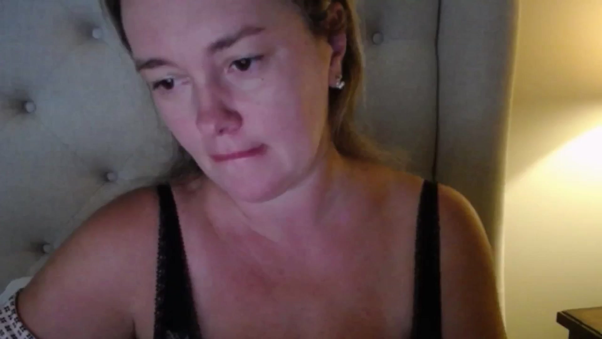 Gallery image thumbnail from J0llye's myfreecams stream on, 09/06/2025, 19:47 image 5 of 20
