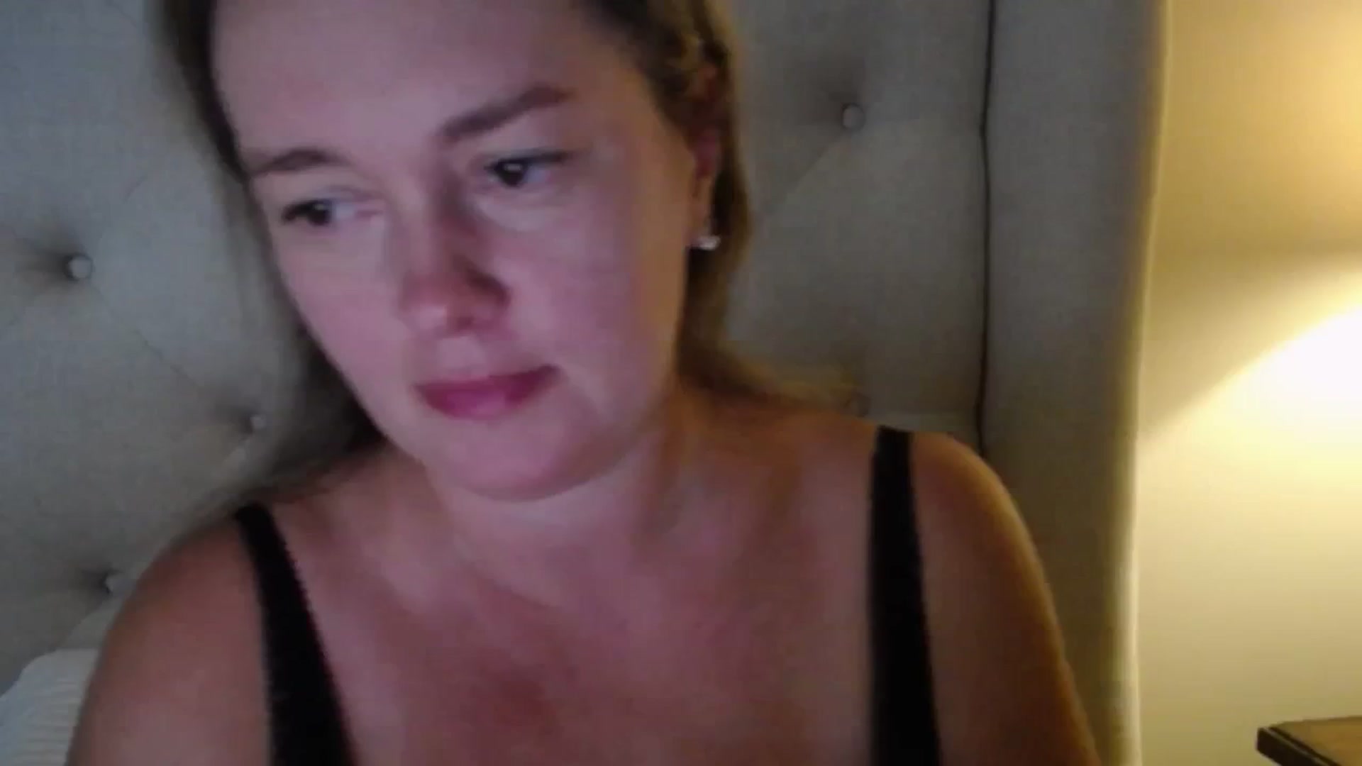 Gallery image thumbnail from J0llye's myfreecams stream on, 09/06/2025, 19:47 image 8 of 20