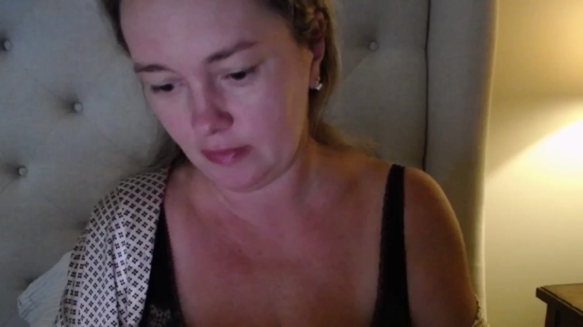 Gallery image thumbnail from J0llye's myfreecams stream on, 09/06/2025, 19:47 image 3 of 20