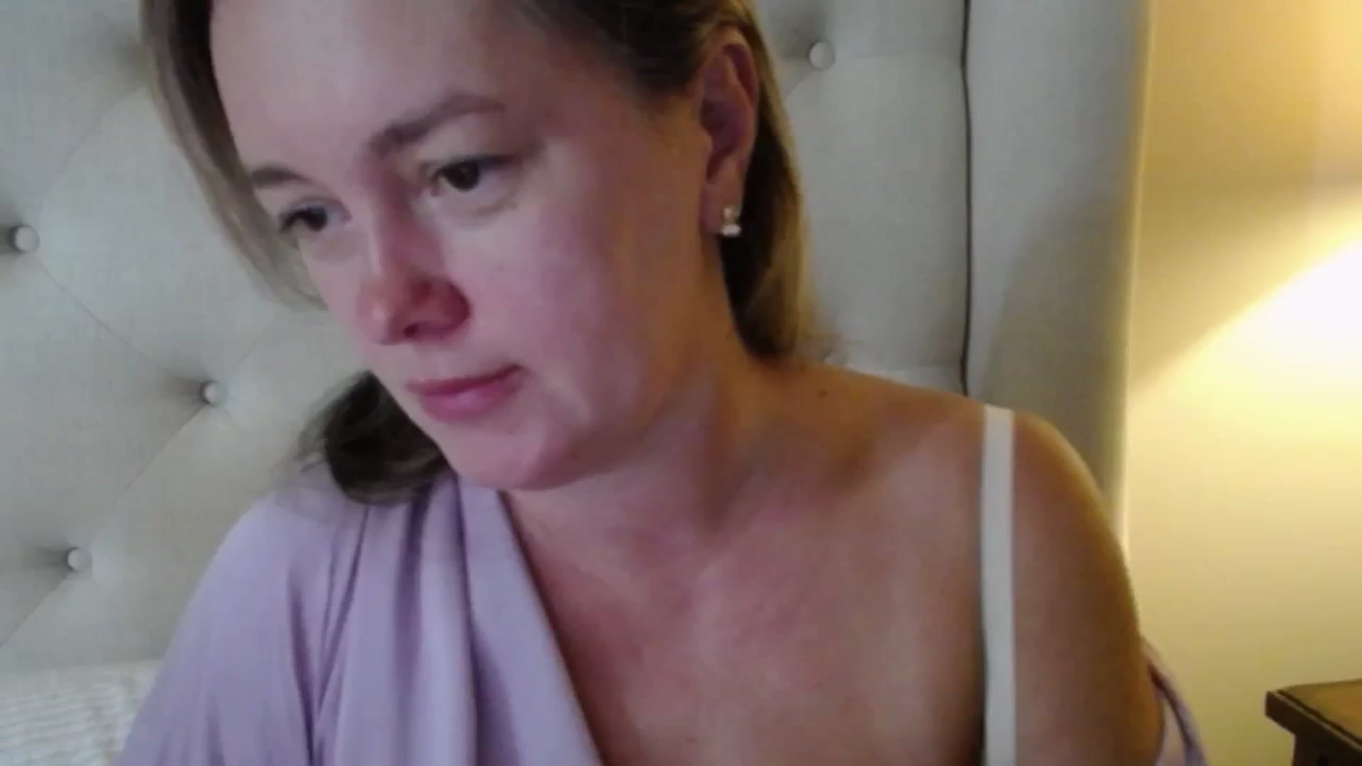 Gallery image thumbnail from J0llye's myfreecams stream on, 09/09/2025, 16:30 image 15 of 20