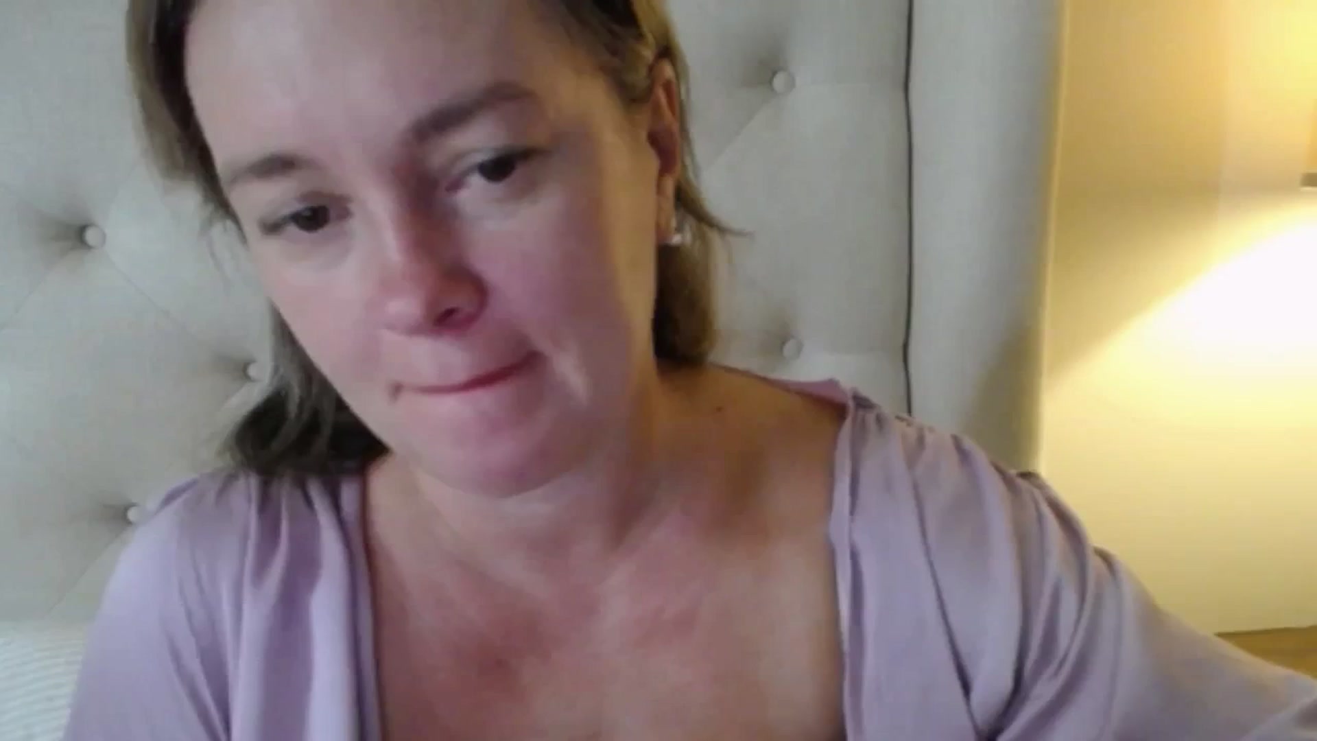 Gallery image thumbnail from J0llye's myfreecams stream on, 09/09/2025, 16:30 image 4 of 20