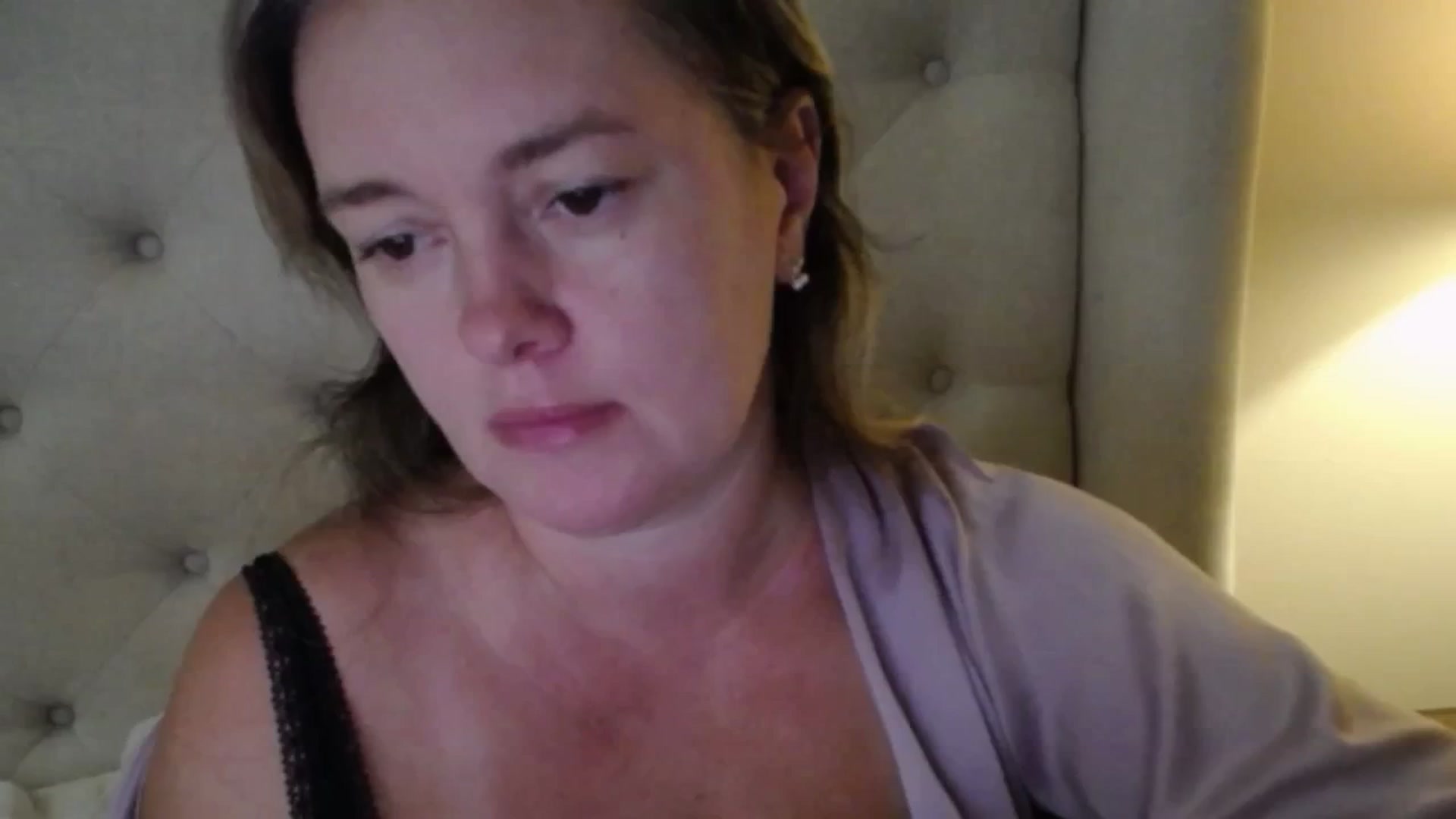 Gallery image thumbnail from J0llye's myfreecams stream on, 09/10/2025, 16:30 image 11 of 20
