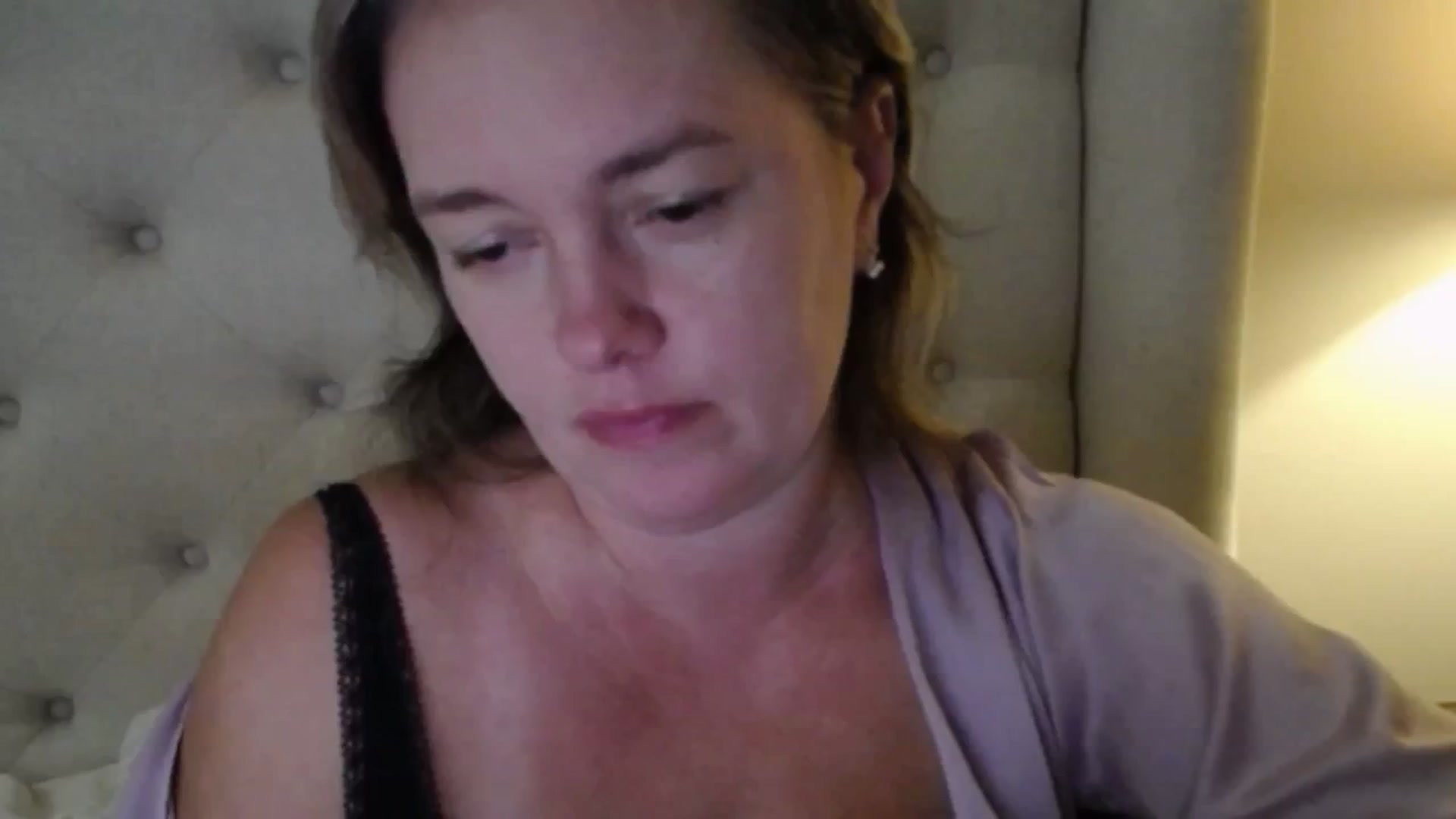 Gallery image thumbnail from J0llye's myfreecams stream on, 09/10/2025, 16:30 image 10 of 20