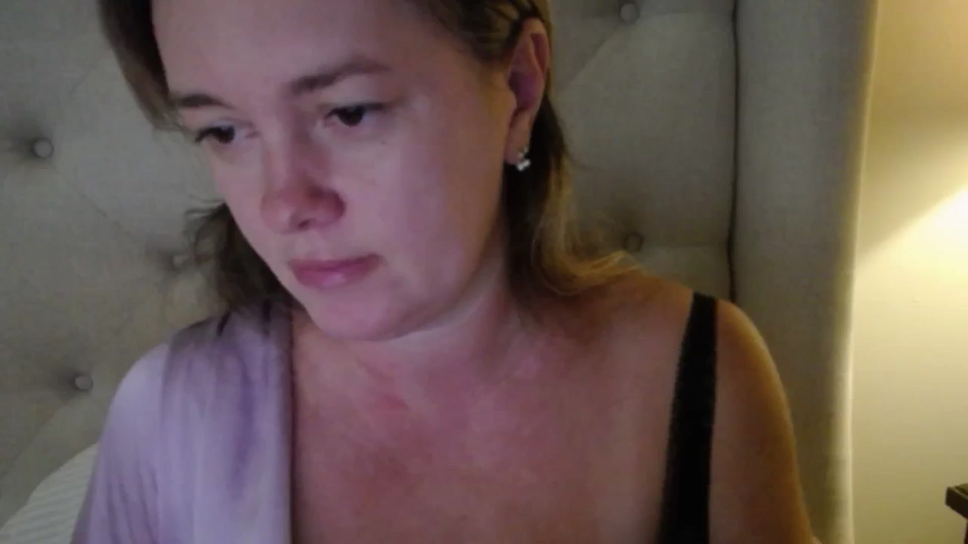 Gallery image thumbnail from J0llye's myfreecams stream on, 09/10/2025, 16:30 image 15 of 20