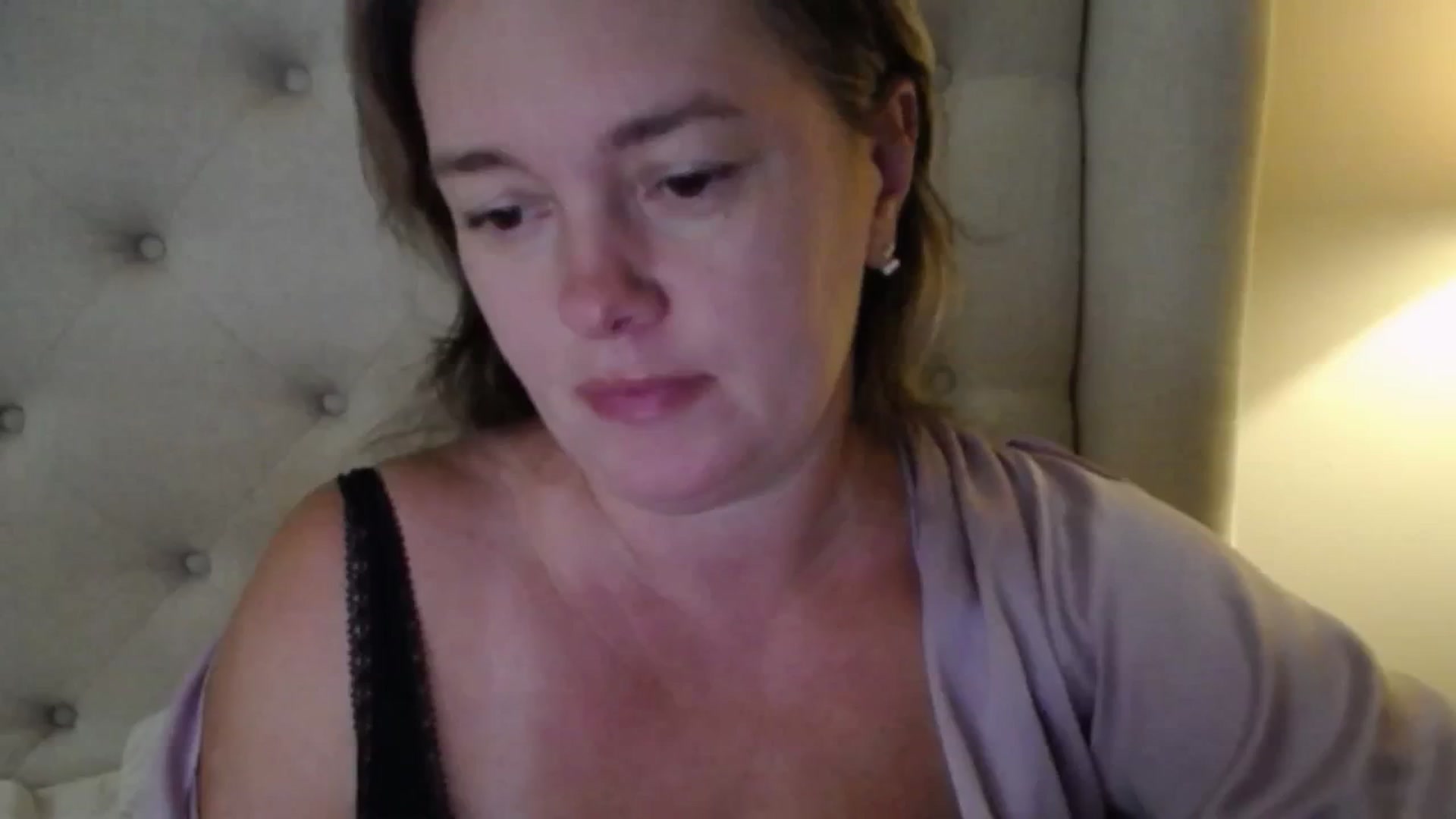 Gallery image thumbnail from J0llye's myfreecams stream on, 09/10/2025, 16:30 image 7 of 20