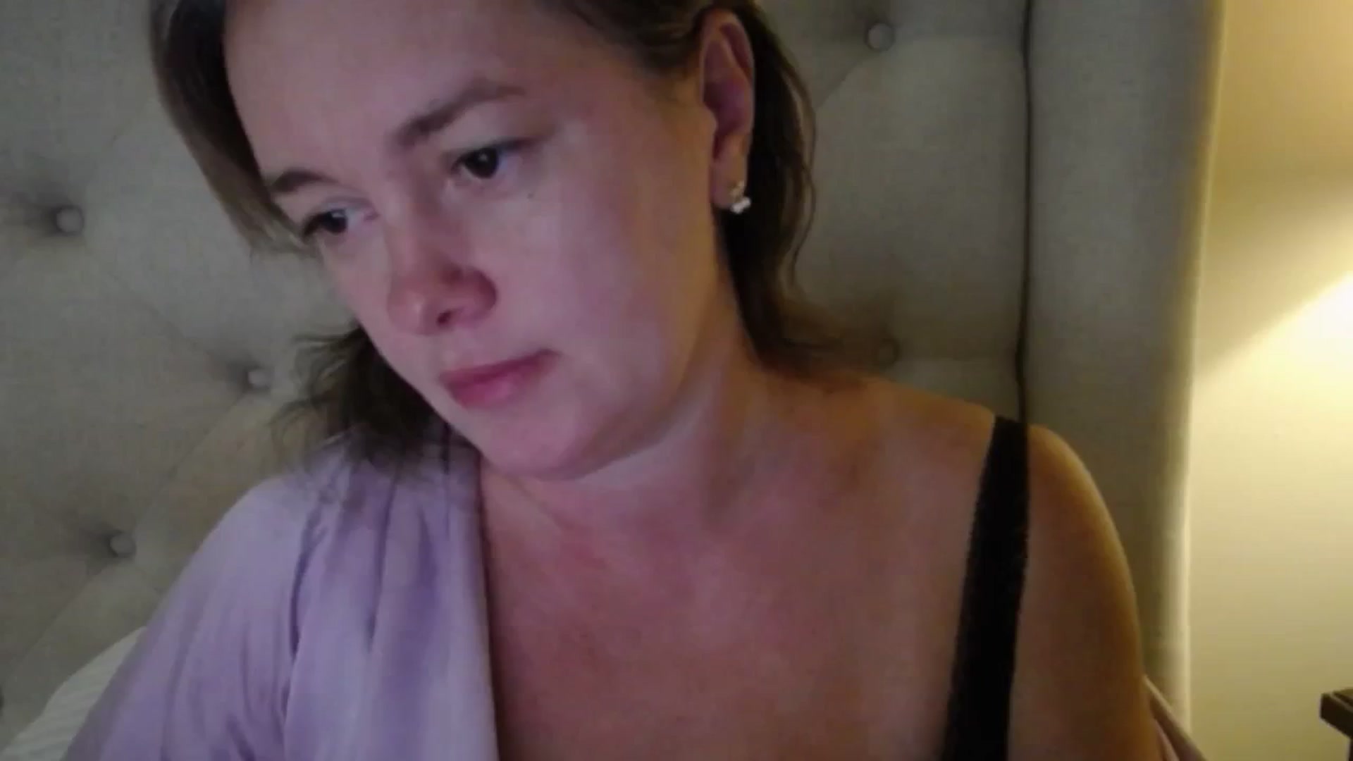 Gallery image thumbnail from J0llye's myfreecams stream on, 09/10/2025, 16:30 image 16 of 20