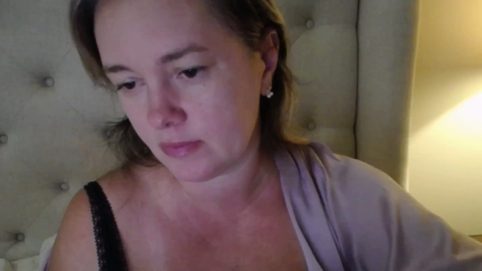 Gallery image thumbnail from J0llye's myfreecams stream on, 09/10/2025, 16:30 image 9 of 20