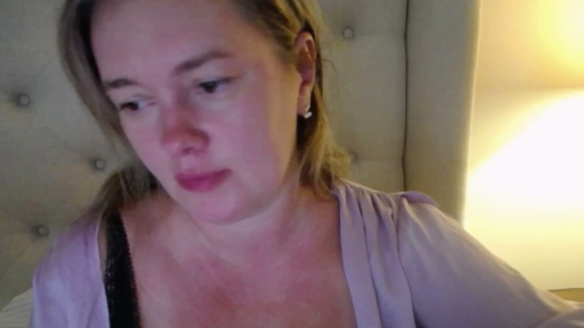 Gallery image thumbnail from J0llye's myfreecams stream on, 09/10/2025, 18:35 image 11 of 20