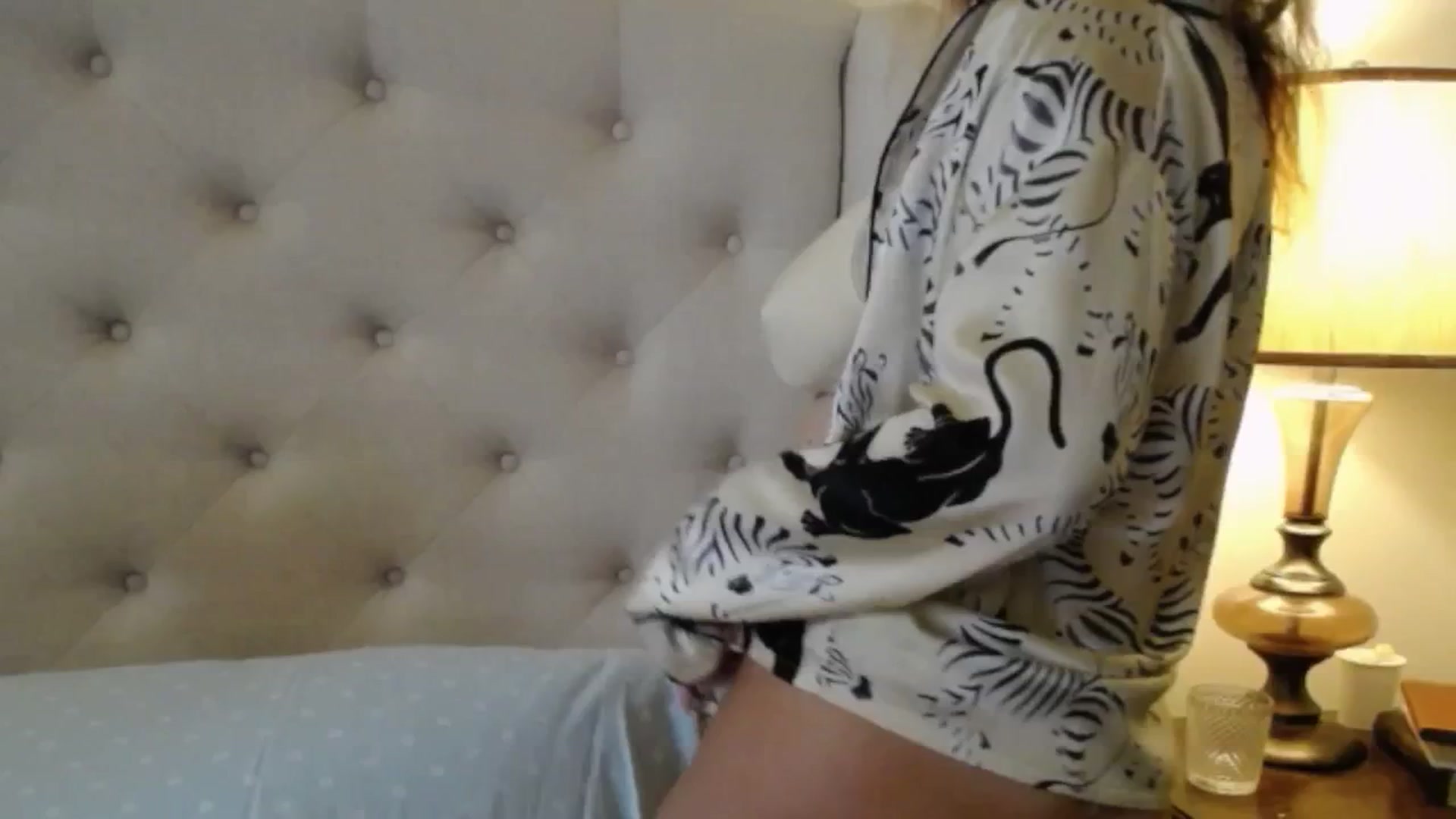 Gallery image thumbnail from J0llye's myfreecams stream on, 09/11/2025, 16:28 image 5 of 20