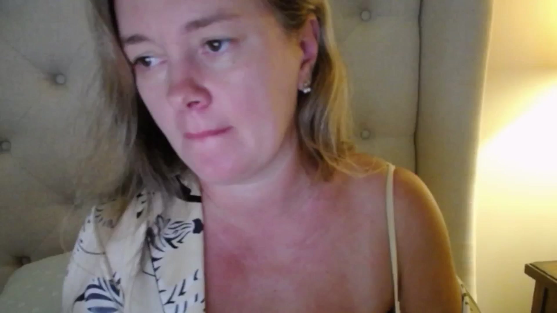 Gallery image thumbnail from J0llye's myfreecams stream on, 09/11/2025, 19:33 image 6 of 20