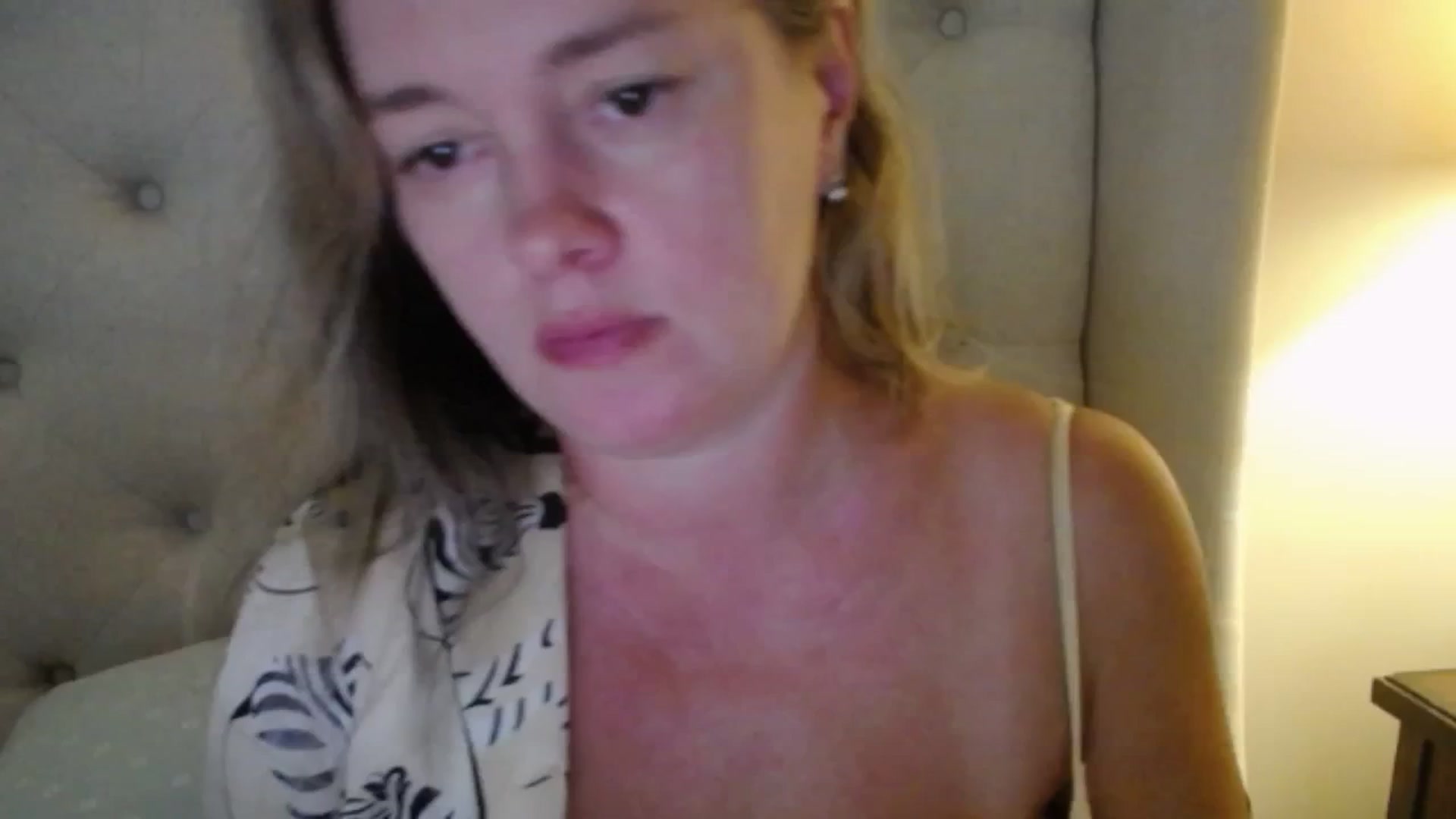 Gallery image thumbnail from J0llye's myfreecams stream on, 09/11/2025, 19:33 image 7 of 20