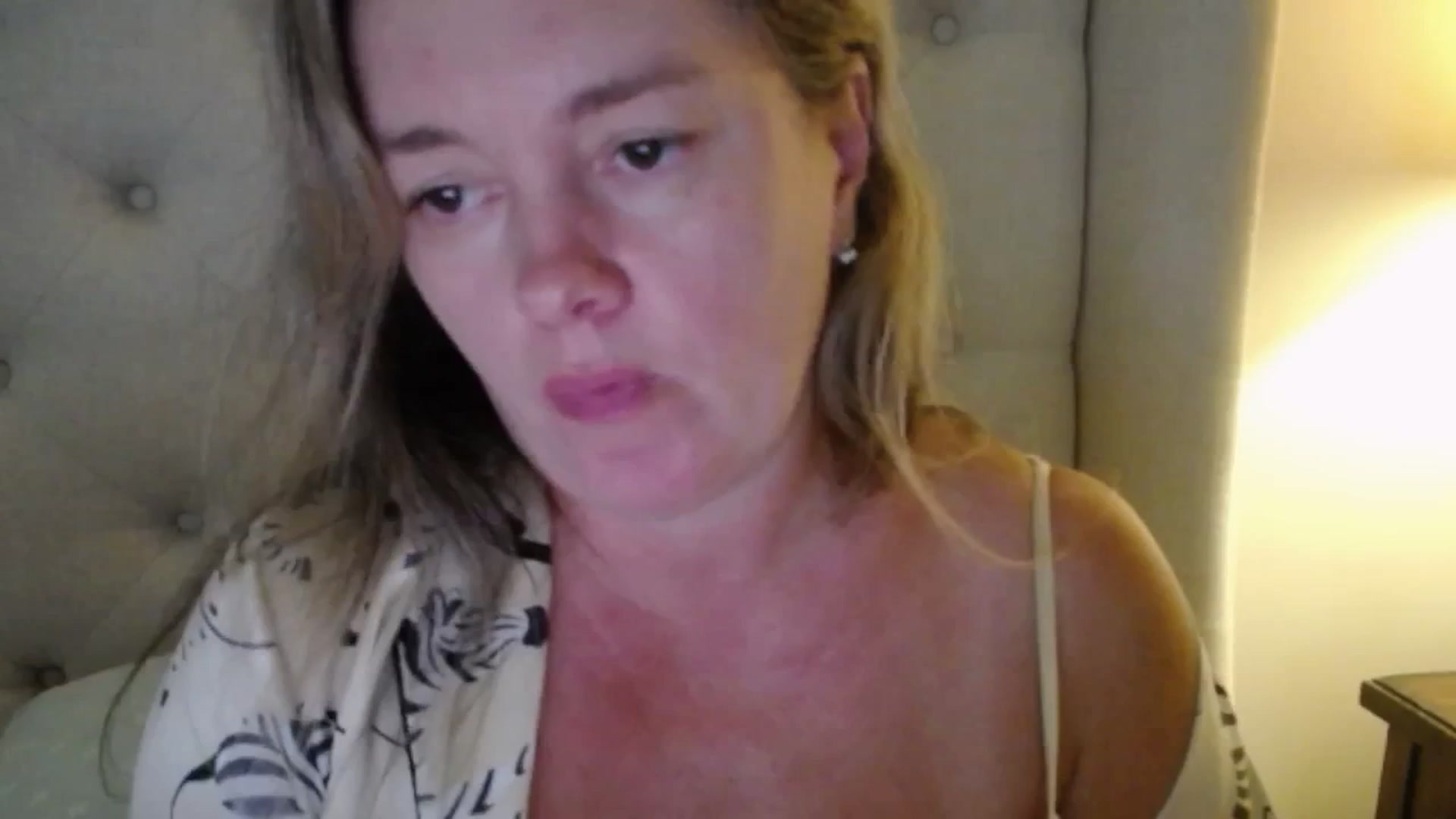 Gallery image thumbnail from J0llye's myfreecams stream on, 09/11/2025, 19:33 image 9 of 20