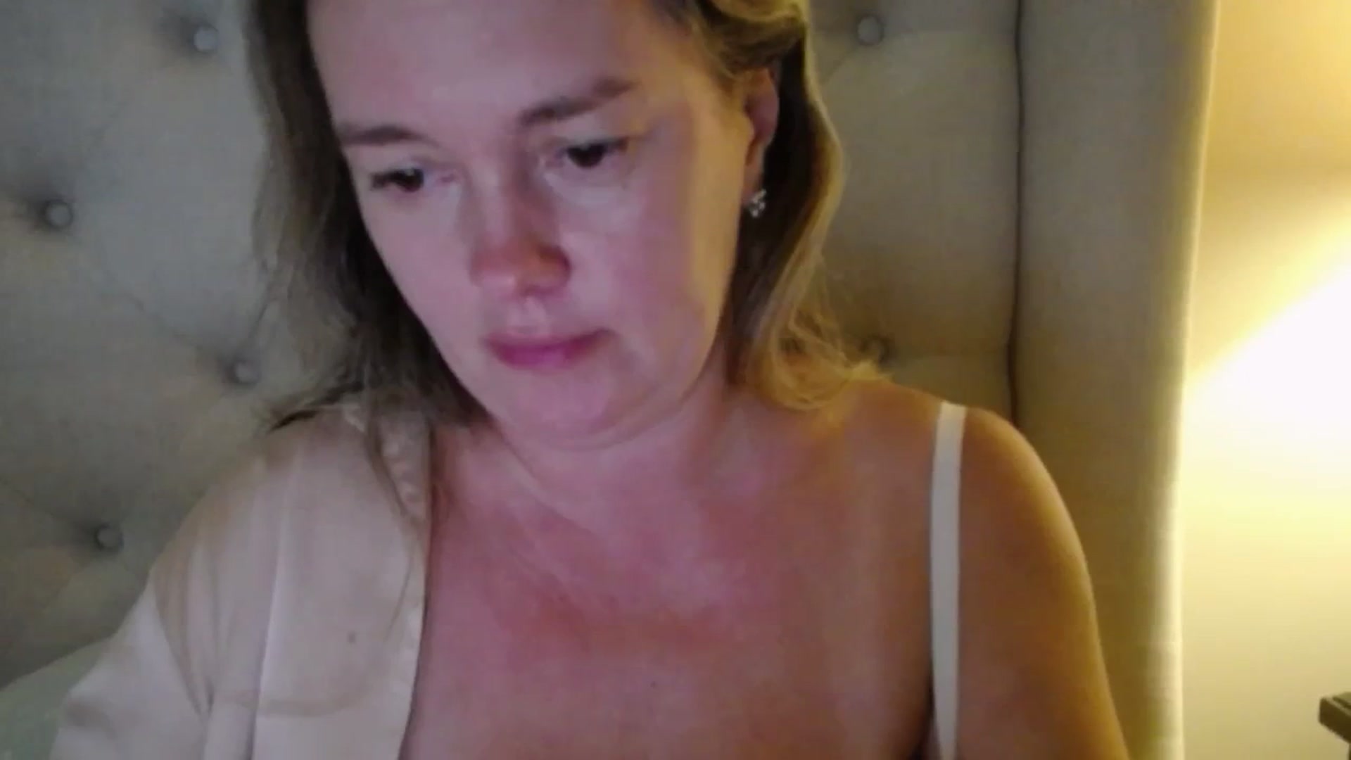 Gallery image thumbnail from J0llye's myfreecams stream on, 09/12/2025, 19:31 image 19 of 20