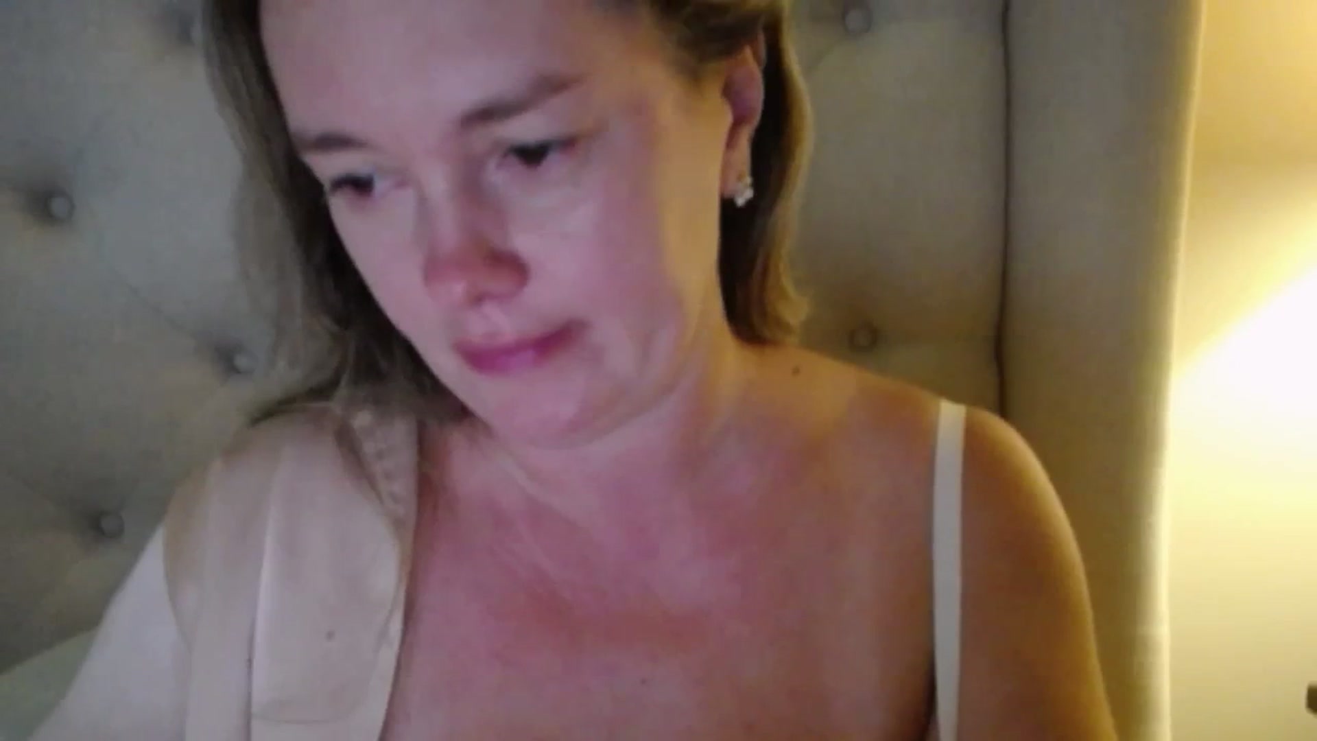 Gallery image thumbnail from J0llye's myfreecams stream on, 09/12/2025, 19:31 image 20 of 20