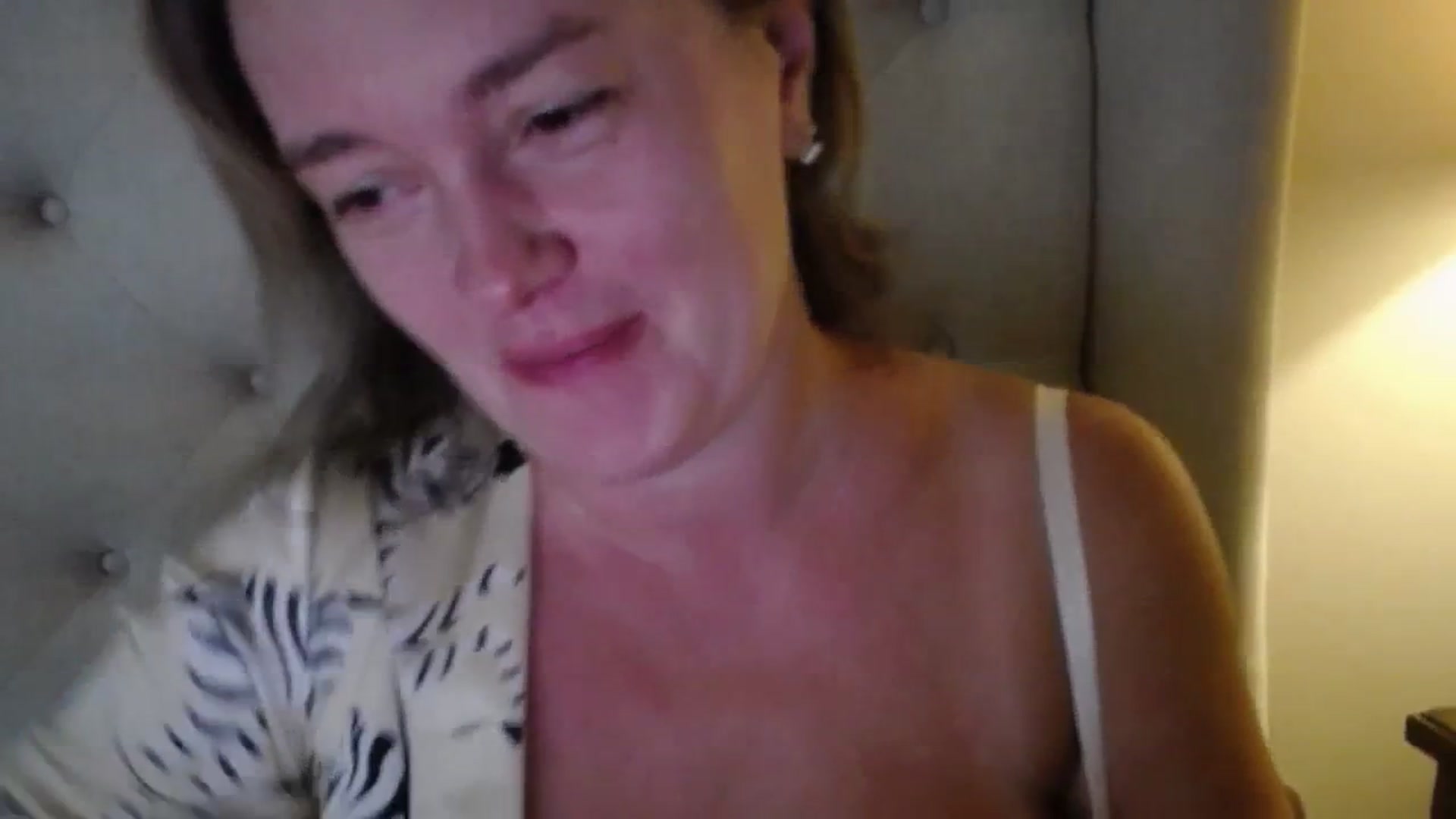 Gallery image thumbnail from J0llye's myfreecams stream on, 09/14/2025, 20:00 image 9 of 20