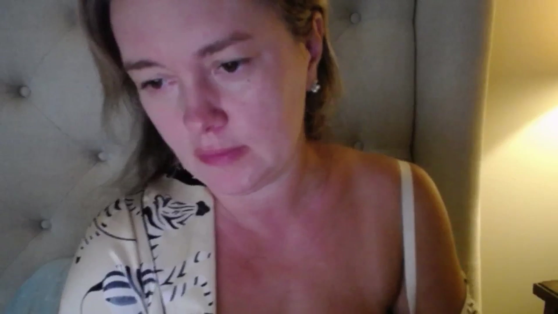 Gallery image thumbnail from J0llye's myfreecams stream on, 09/14/2025, 20:00 image 4 of 20