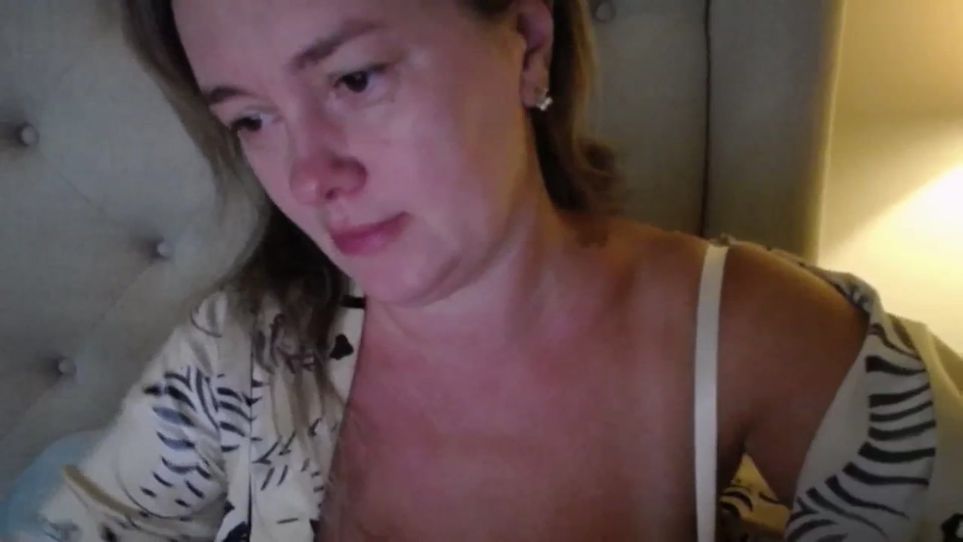 Gallery image thumbnail from J0llye's myfreecams stream on, 09/14/2025, 20:00 image 11 of 20