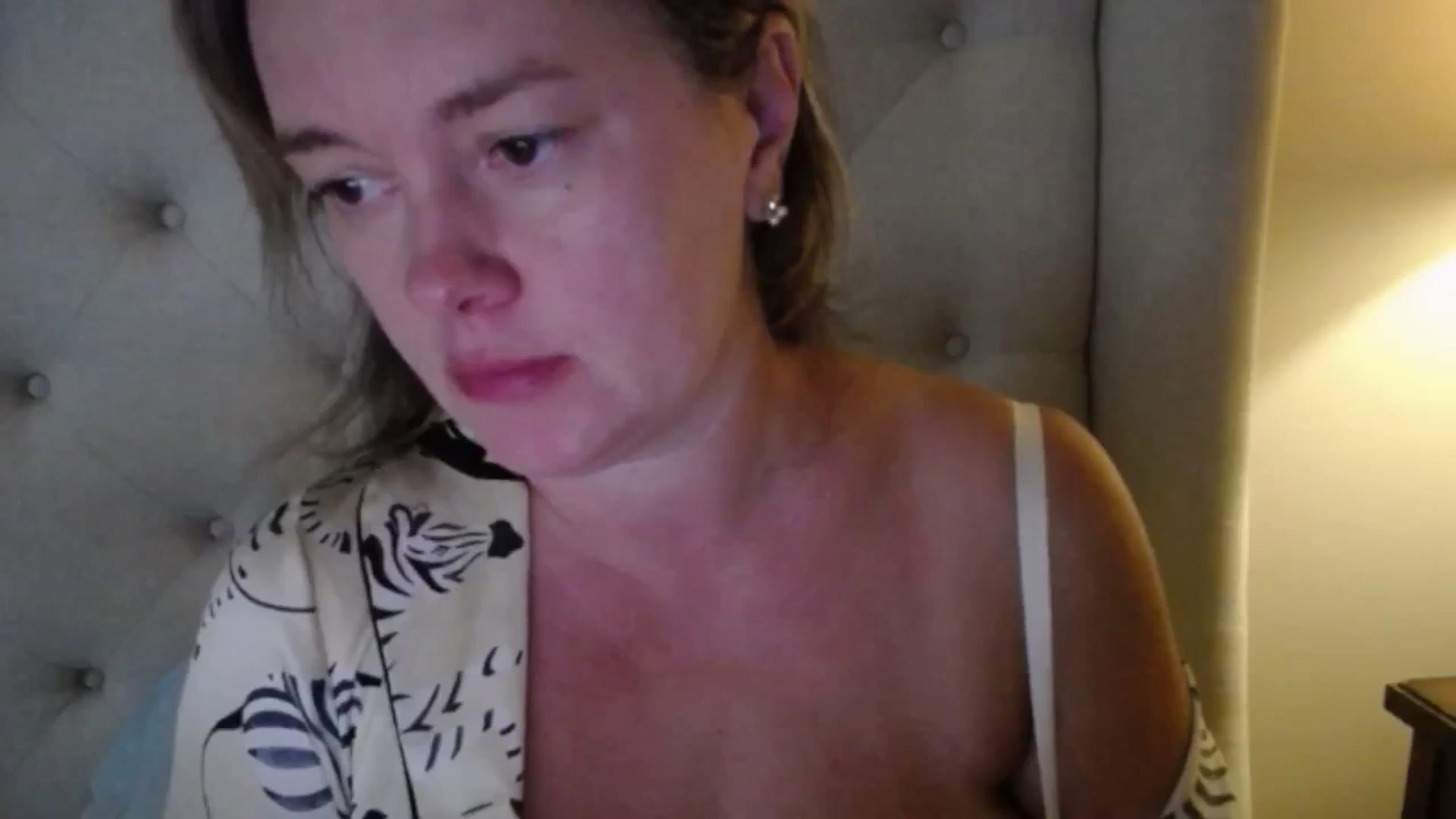 Gallery image thumbnail from J0llye's myfreecams stream on, 09/14/2025, 20:00 image 1 of 20