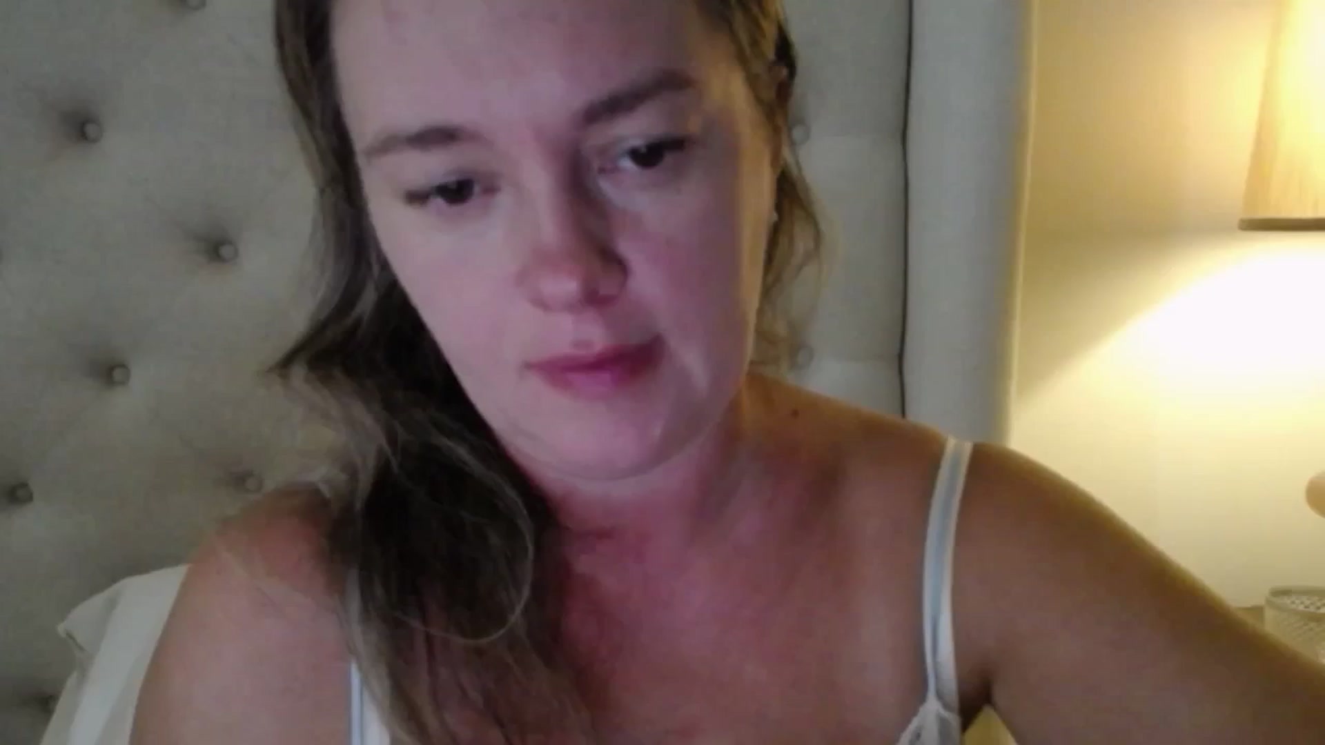 Gallery image thumbnail from J0llye's myfreecams stream on, 09/15/2025, 15:56 image 17 of 20