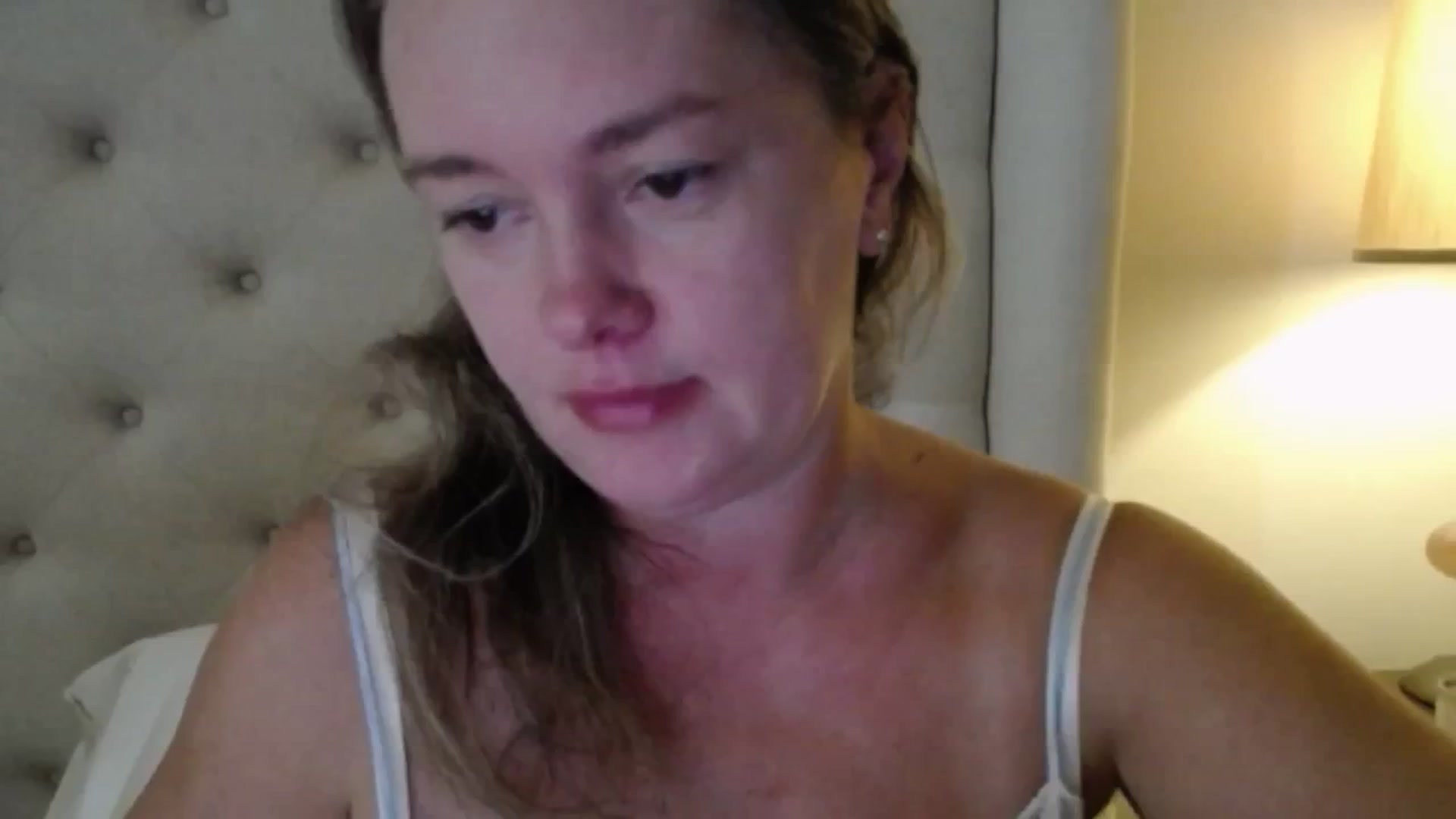 Gallery image thumbnail from J0llye's myfreecams stream on, 09/15/2025, 15:56 image 5 of 20