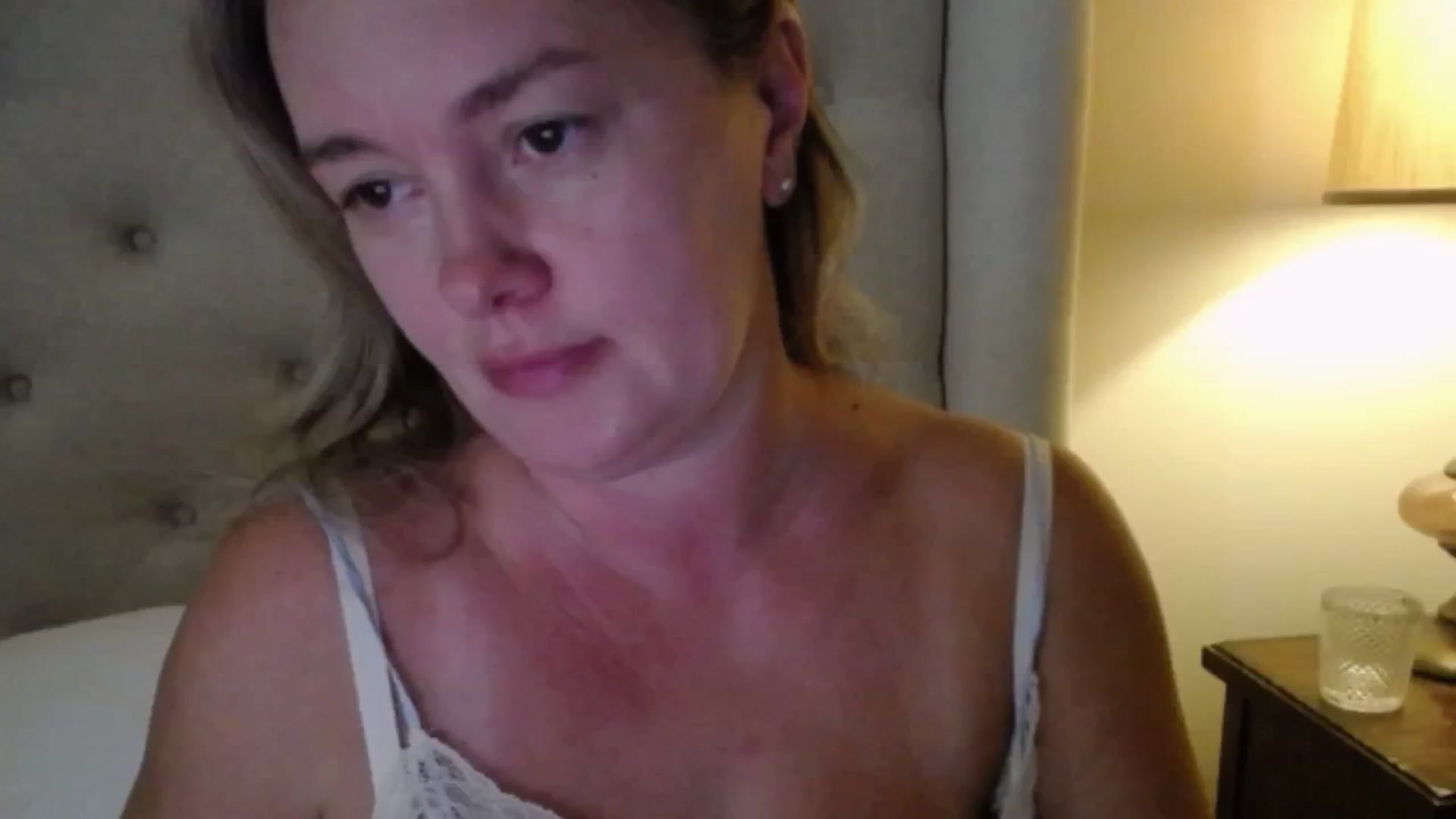 Gallery image thumbnail from J0llye's myfreecams stream on, 09/15/2025, 16:33 image 13 of 20