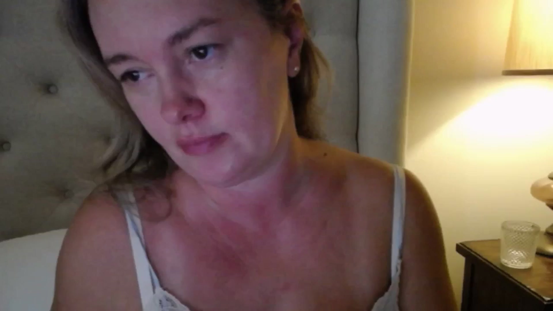 Gallery image thumbnail from J0llye's myfreecams stream on, 09/15/2025, 16:33 image 7 of 20