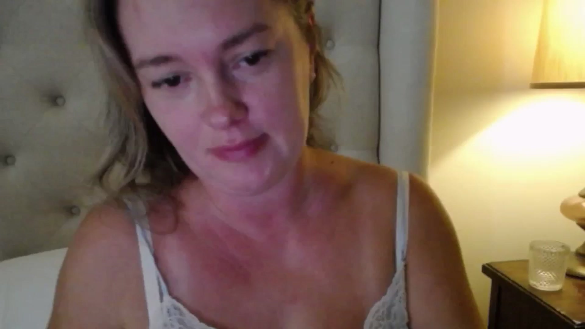 Gallery image thumbnail from J0llye's myfreecams stream on, 09/15/2025, 16:33 image 2 of 20