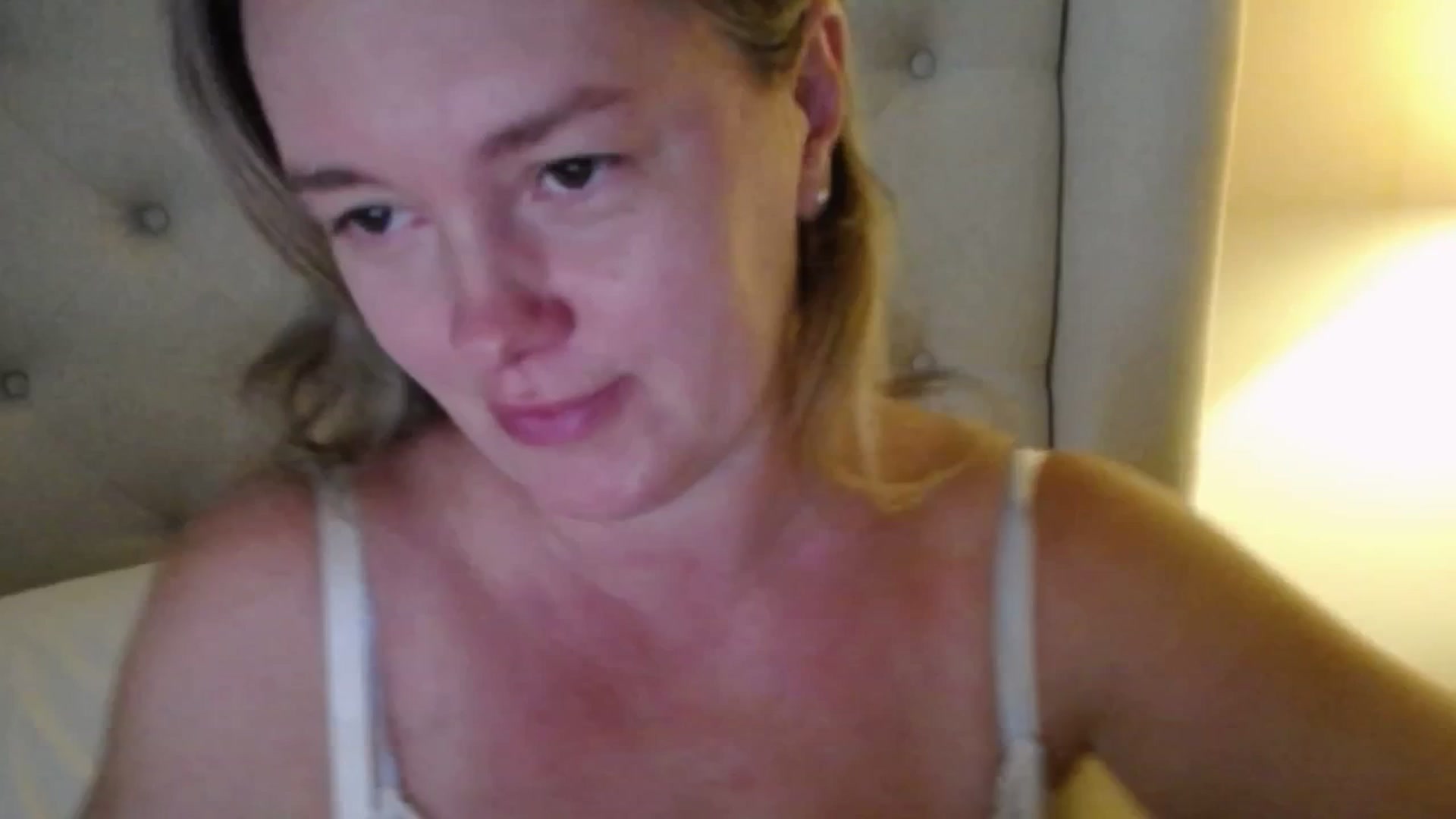 Gallery image thumbnail from J0llye's myfreecams stream on, 09/15/2025, 19:36 image 20 of 20