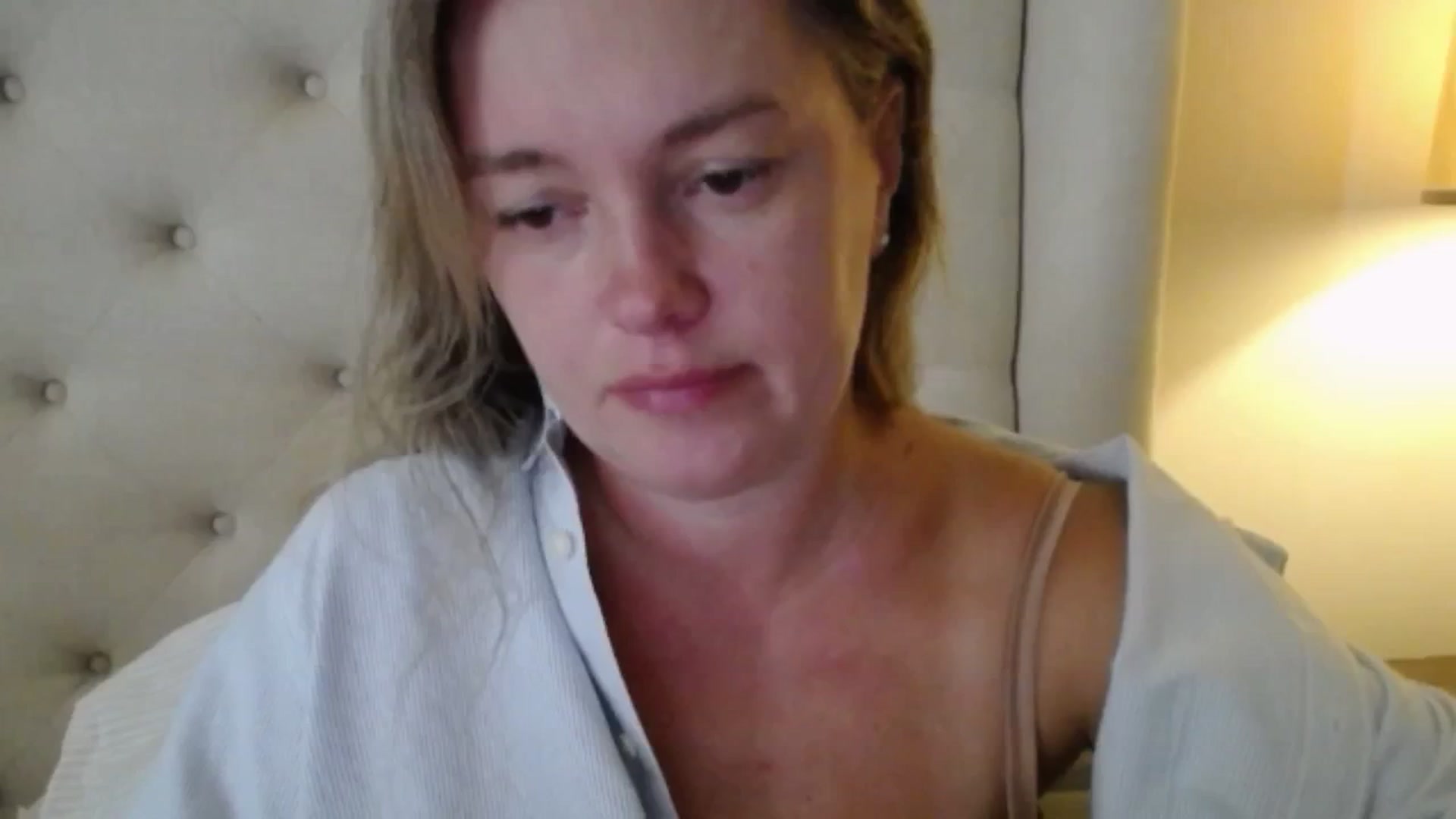 Gallery image thumbnail from J0llye's myfreecams stream on, 09/16/2025, 16:44 image 8 of 20