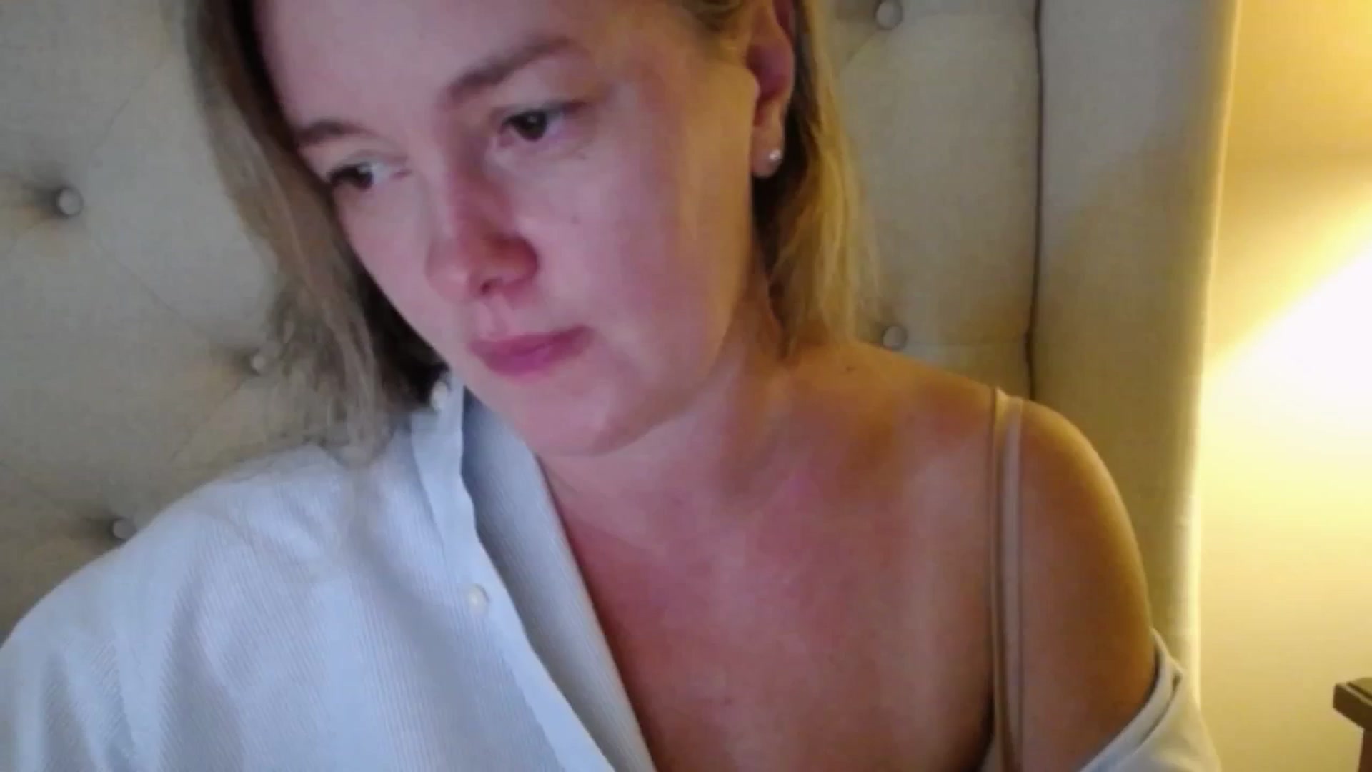 Gallery image thumbnail from J0llye's myfreecams stream on, 09/16/2025, 19:04 image 15 of 20
