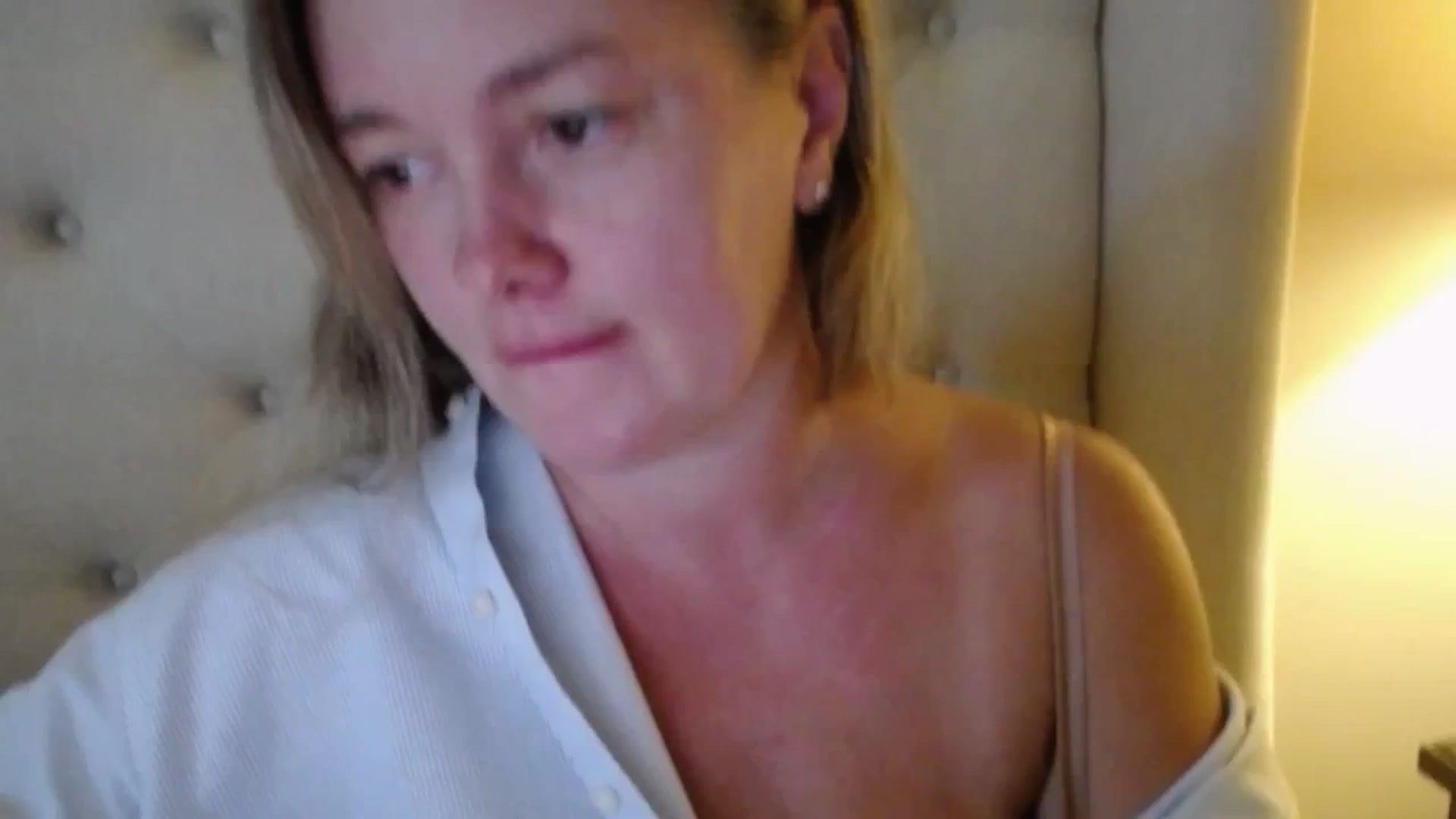 Gallery image thumbnail from J0llye's myfreecams stream on, 09/16/2025, 19:04 image 20 of 20