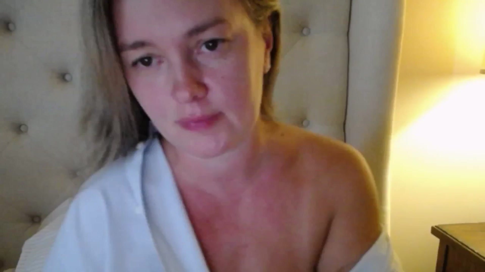 Gallery image thumbnail from J0llye's myfreecams stream on, 09/16/2025, 19:36 image 7 of 20