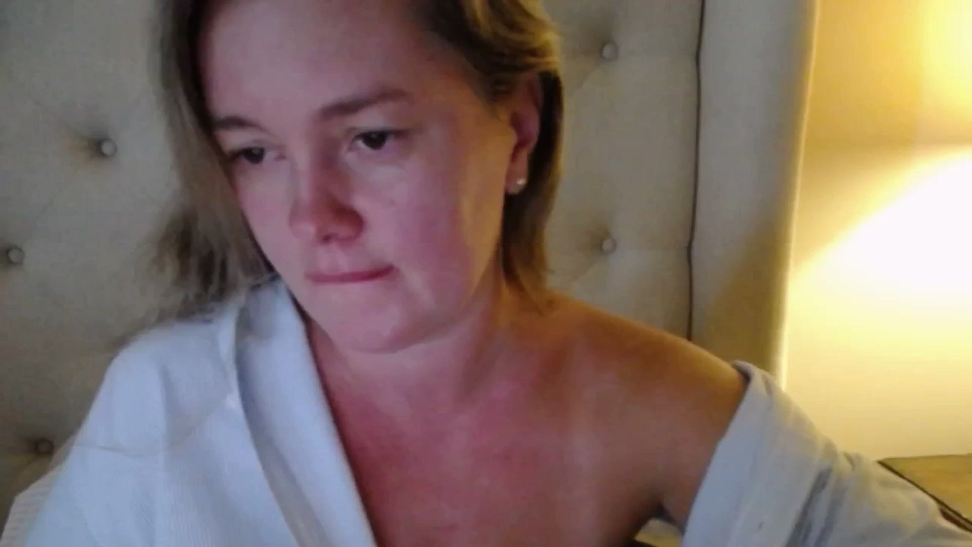 Gallery image thumbnail from J0llye's myfreecams stream on, 09/16/2025, 19:36 image 16 of 20