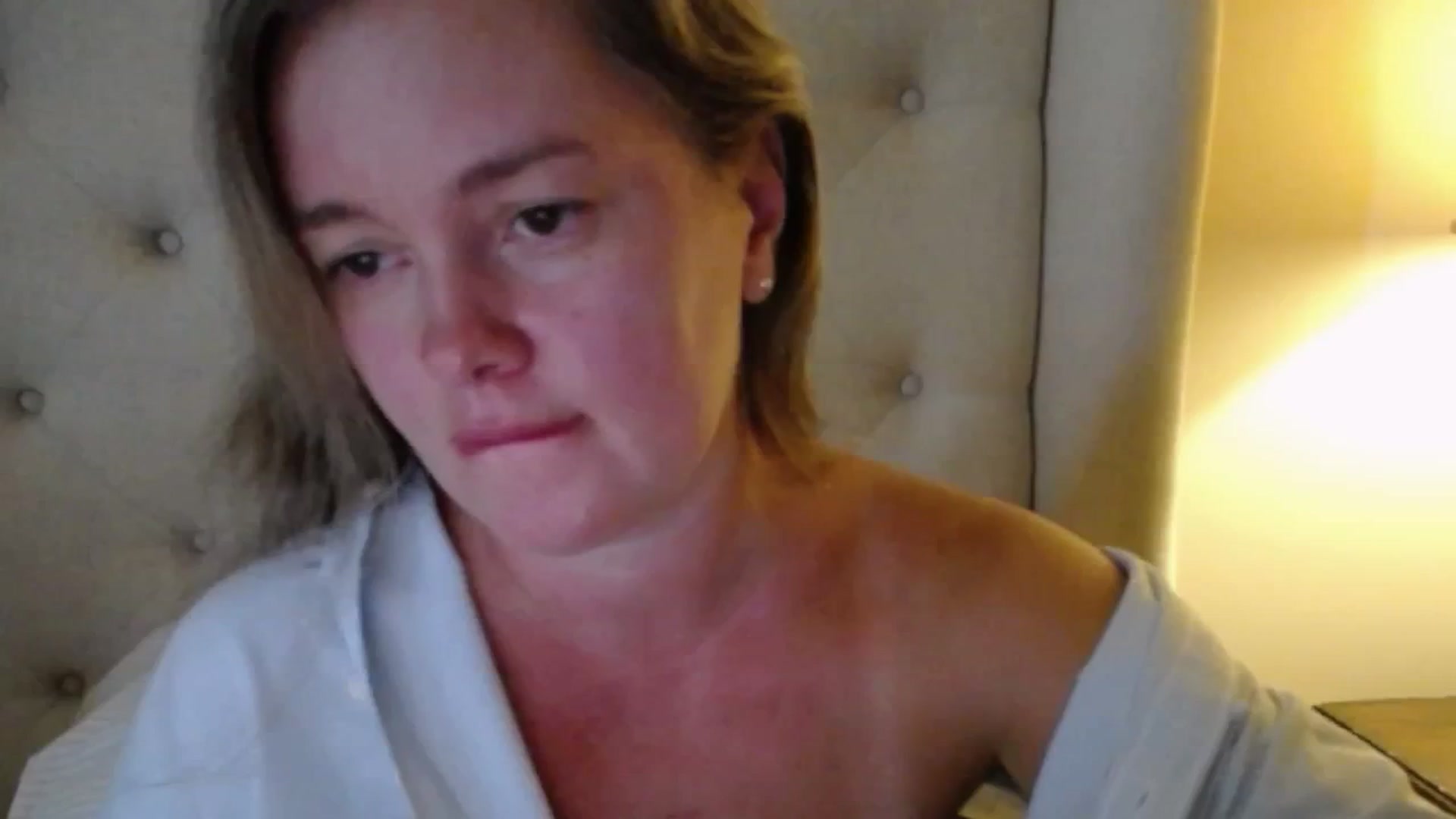 Gallery image thumbnail from J0llye's myfreecams stream on, 09/16/2025, 19:36 image 17 of 20