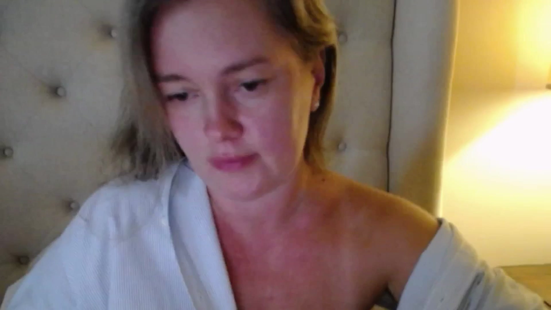 Gallery image thumbnail from J0llye's myfreecams stream on, 09/16/2025, 19:36 image 13 of 20