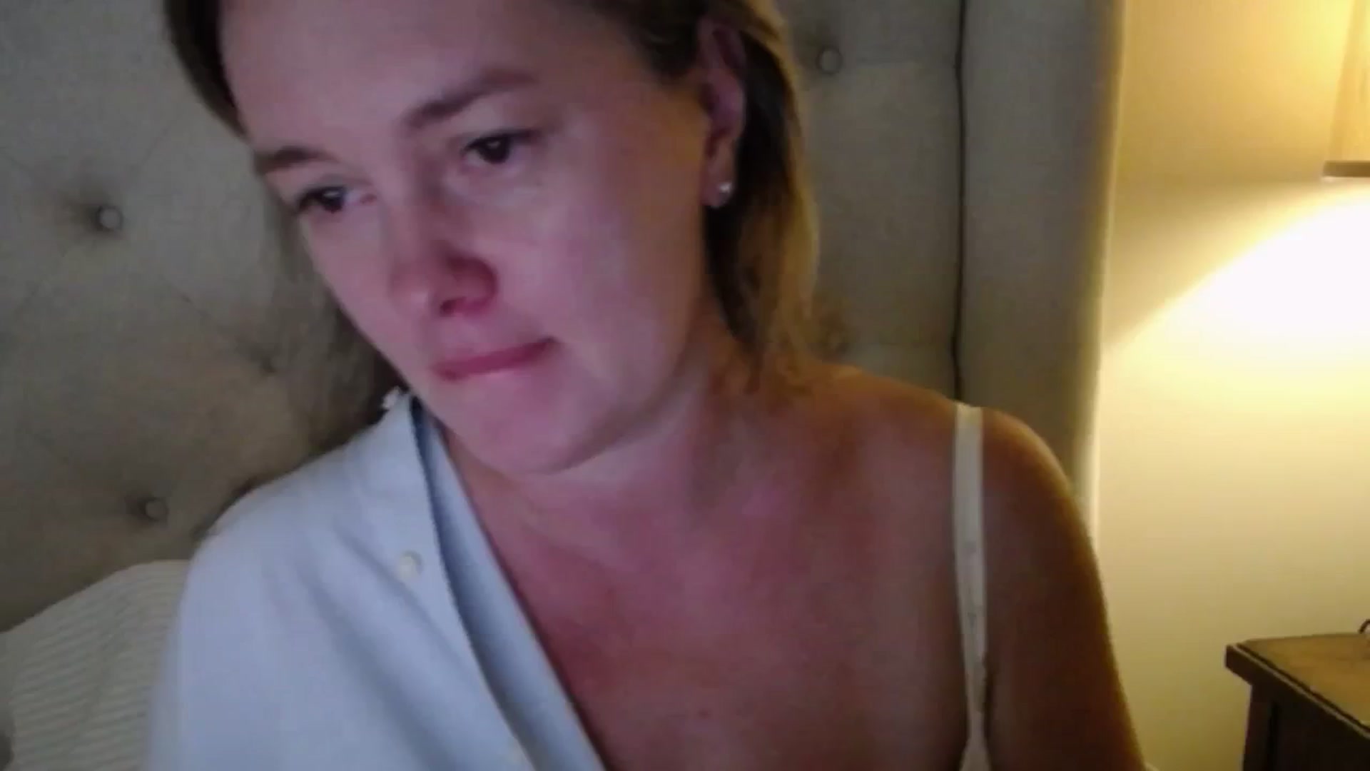 Gallery image thumbnail from J0llye's myfreecams stream on, 09/17/2025, 19:32 image 9 of 20