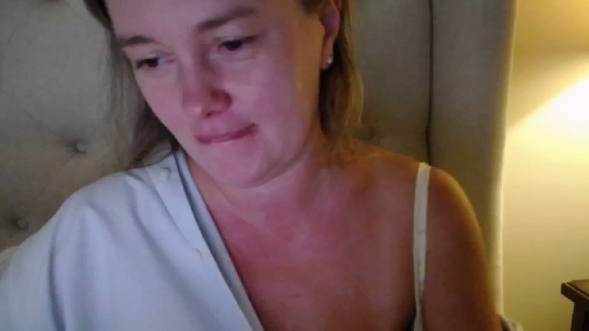 Gallery image thumbnail from J0llye's myfreecams stream on, 09/17/2025, 19:32 image 12 of 20